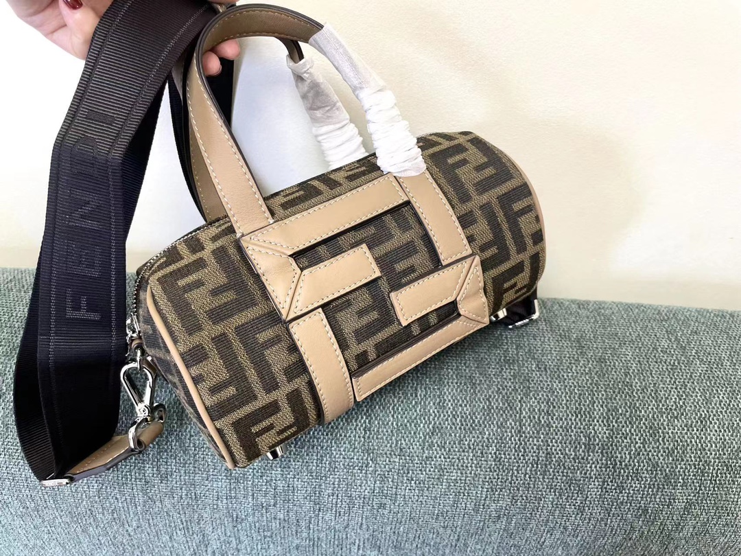 [TOP] FENDI Mini Bowling Handbag 21.5x13x13cm - Beige