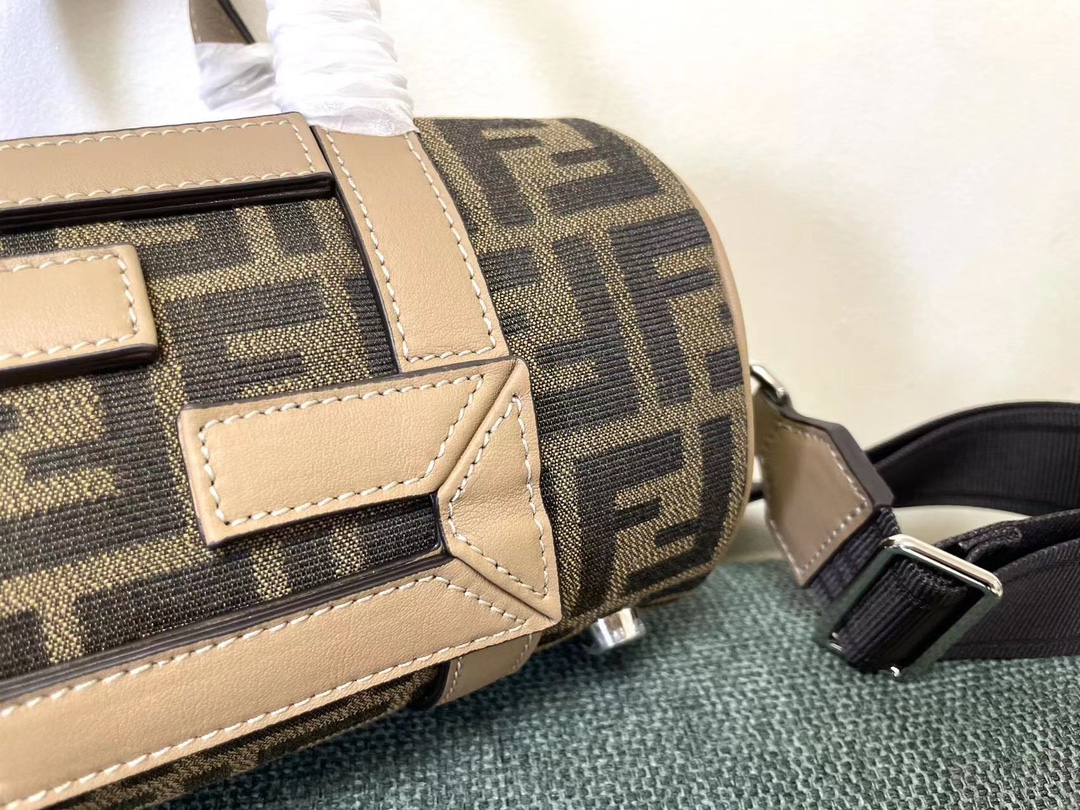 [TOP] FENDI Mini Bowling Handbag 21.5x13x13cm - Beige