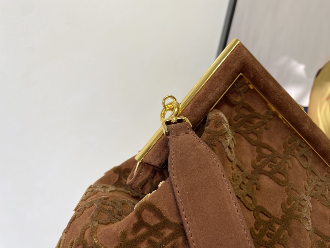 [TOP] FENDI Brown Nappa Leather Material First Bag - Two Sizes