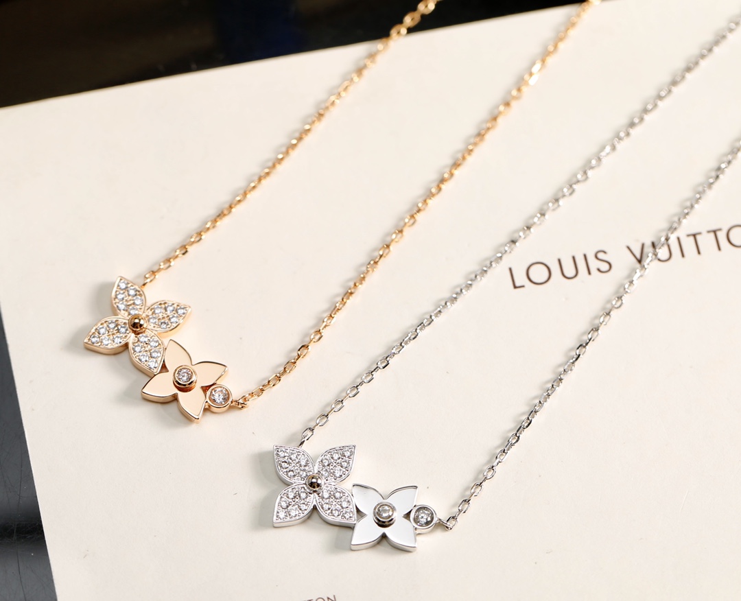 [TOP] Louis Vuitton LV Blossom Series Double Flower Necklace - 2 Color