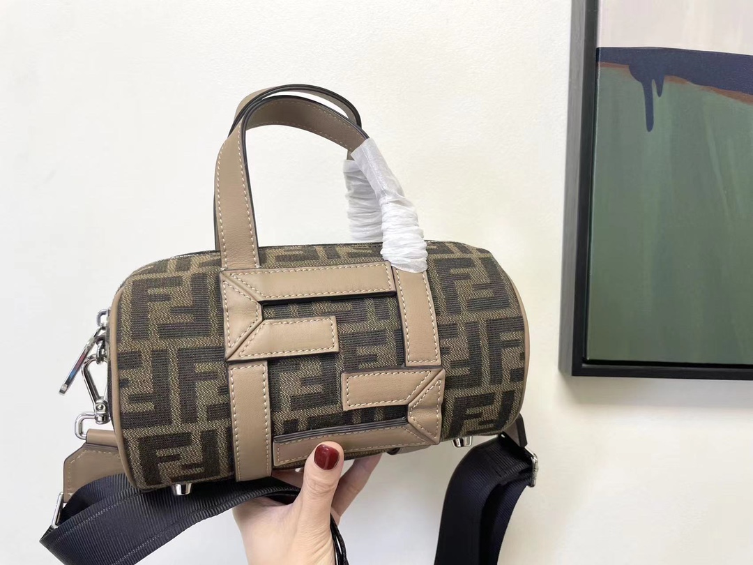 [TOP] FENDI Mini Bowling Handbag 21.5x13x13cm - Beige