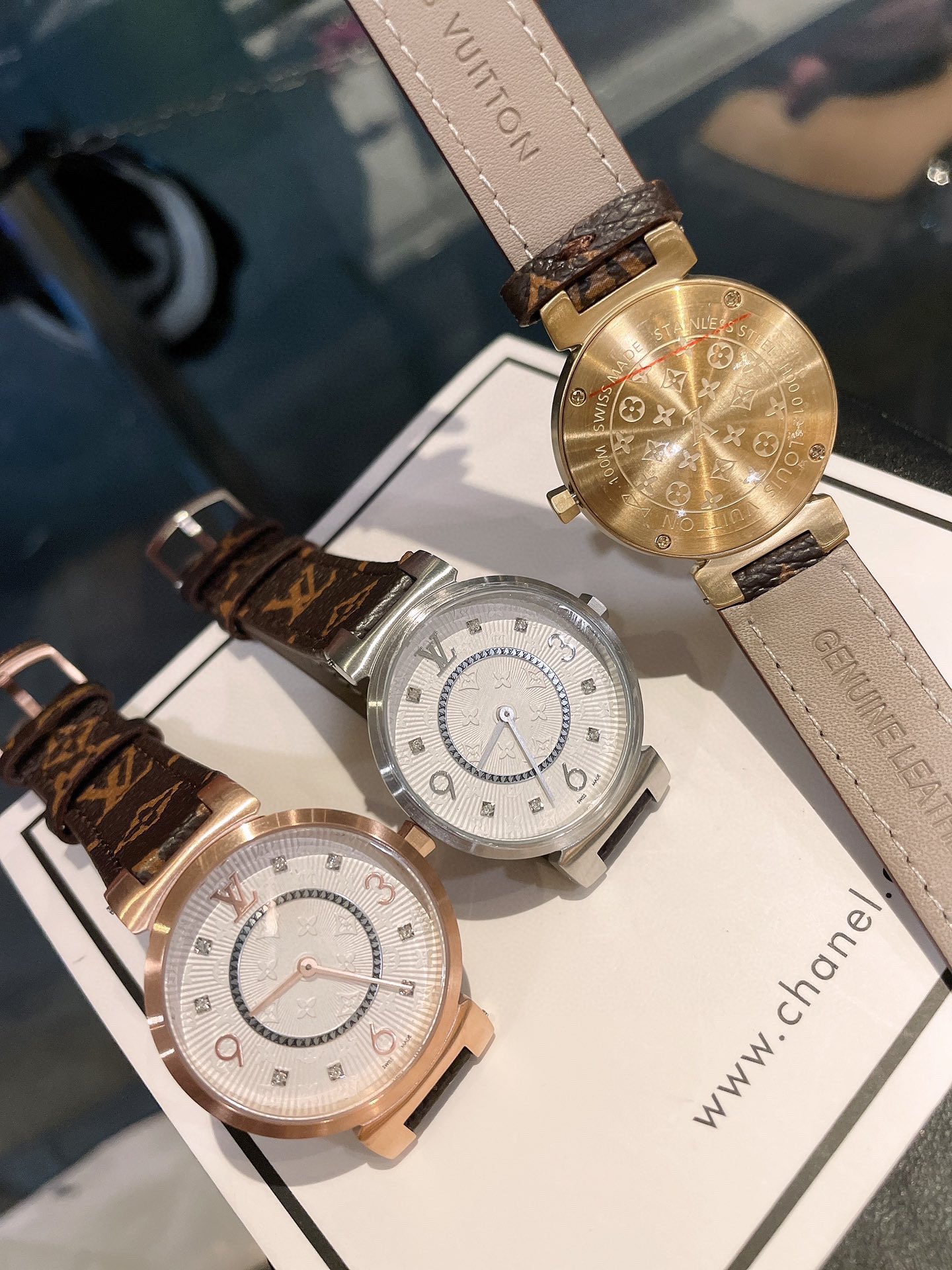 [TOP] Louis Vuitton LV Swiss Quartz Movement Watch 34mm - 3 Colours