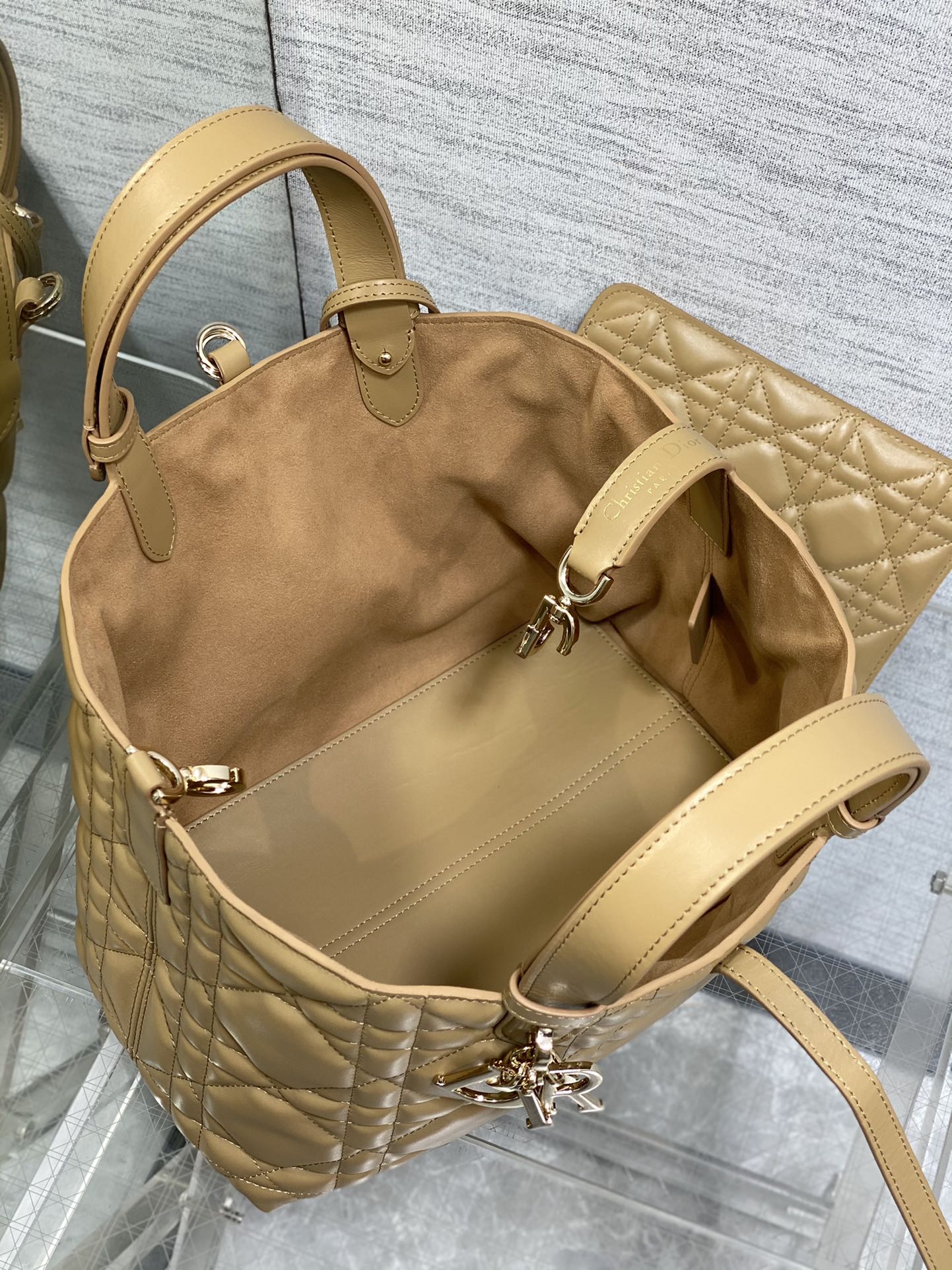 [TOP] Christian Dior Cowhide Medium Toujours Handbag 28.5*19*21cm - 3 Colors - CD Lock Letter D Knob - 711 Luxury