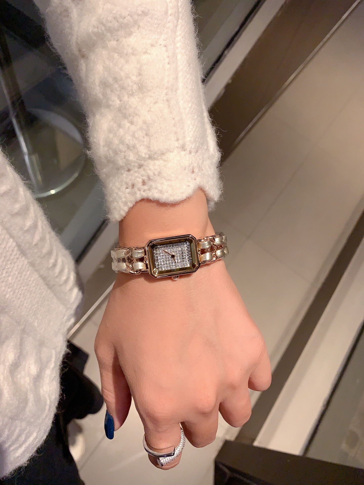 [TOP] CHANEL PREMIÈRE CHAÎNE Watch 21x26 CM