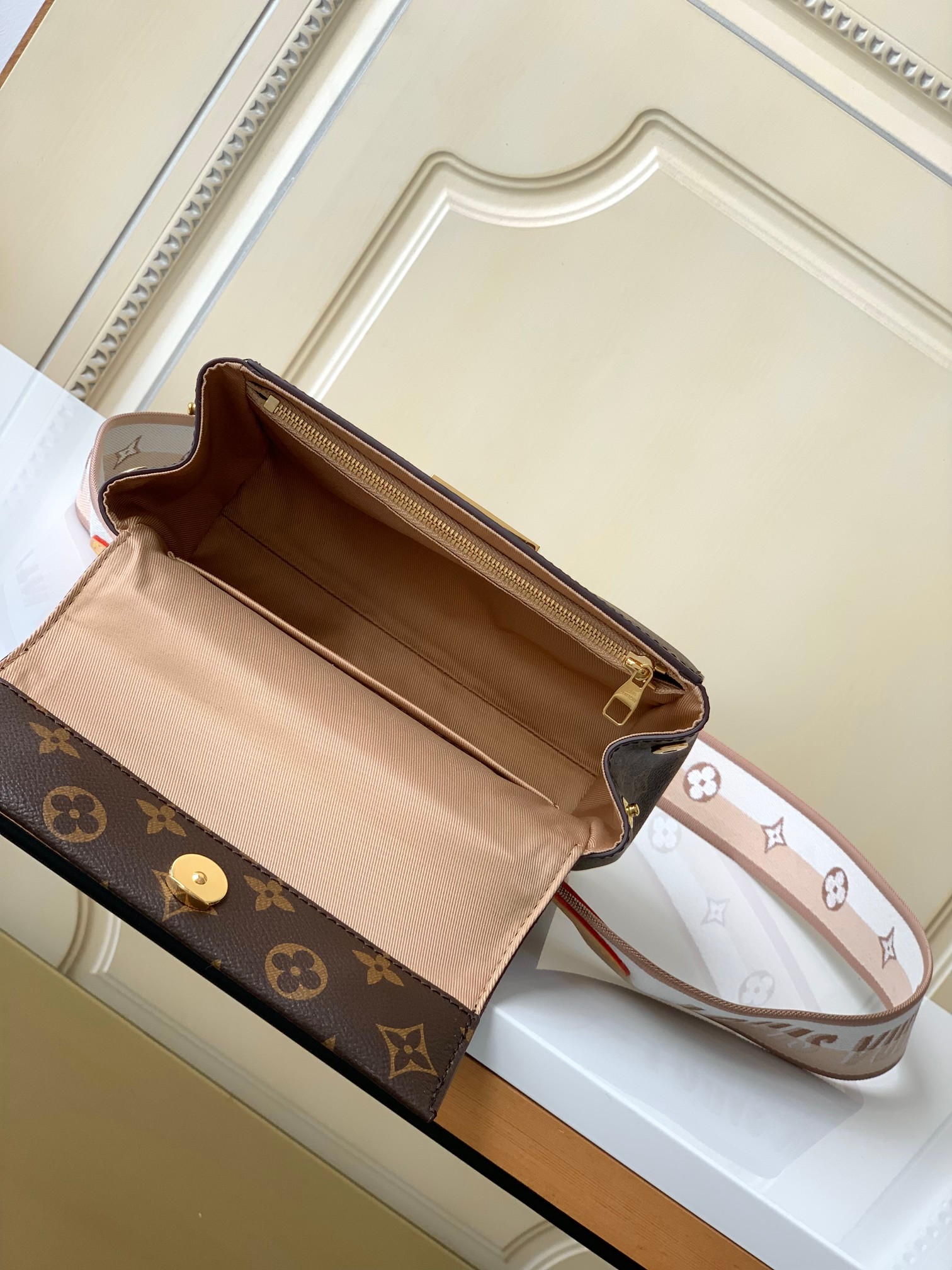 [TOP] Louis Vuitton LV Cluny Mini Handbag 20x16x7.5cm