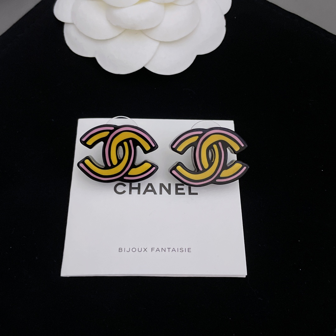 [TOP] CHANEL Comic Style Double C Earrings - 2 Color