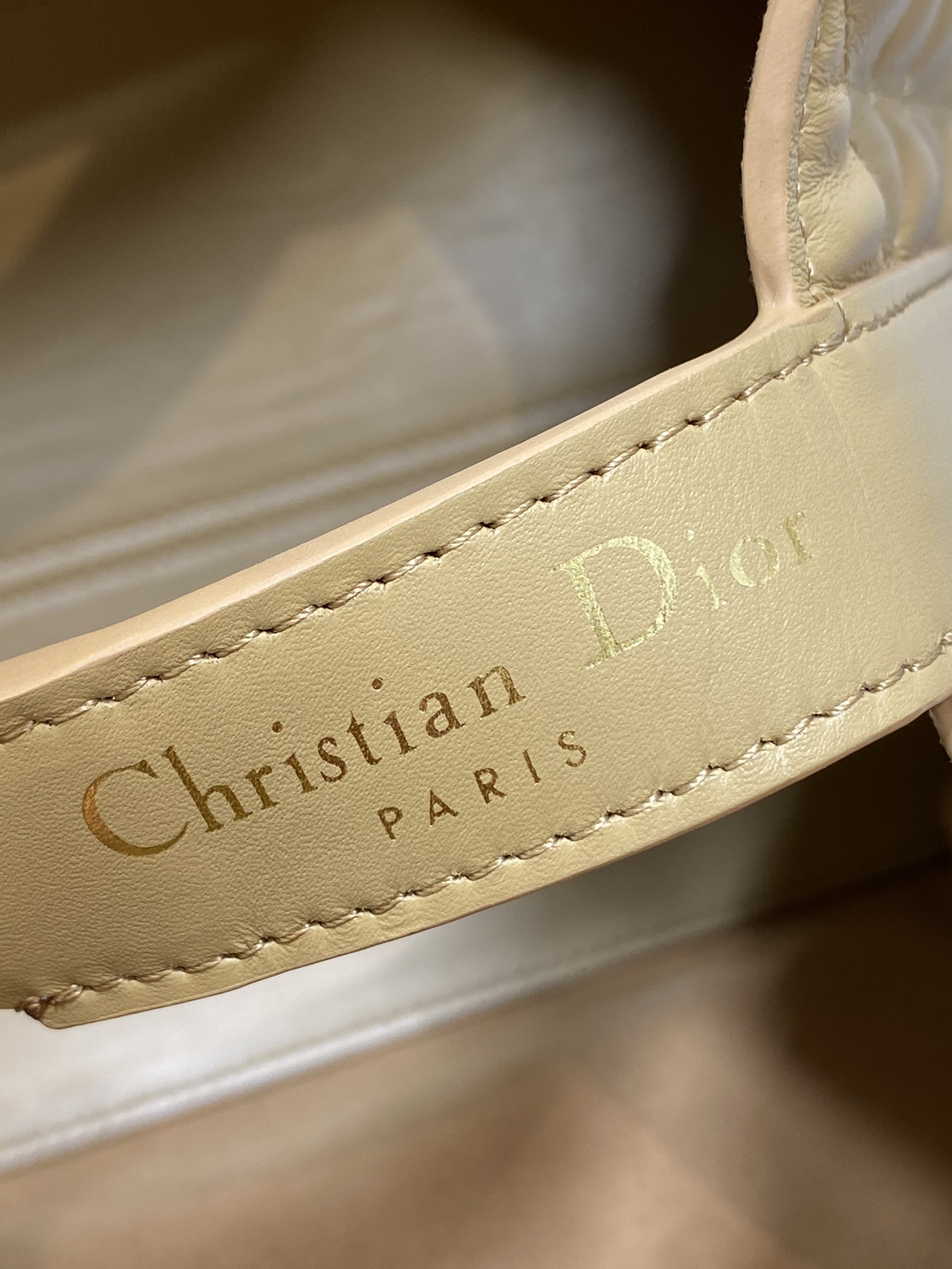 [TOP] Christian Dior Cowhide Medium Toujours Handbag 28.5*19*21cm - 3 Colors - CD Lock Letter D Knob - 711 Luxury