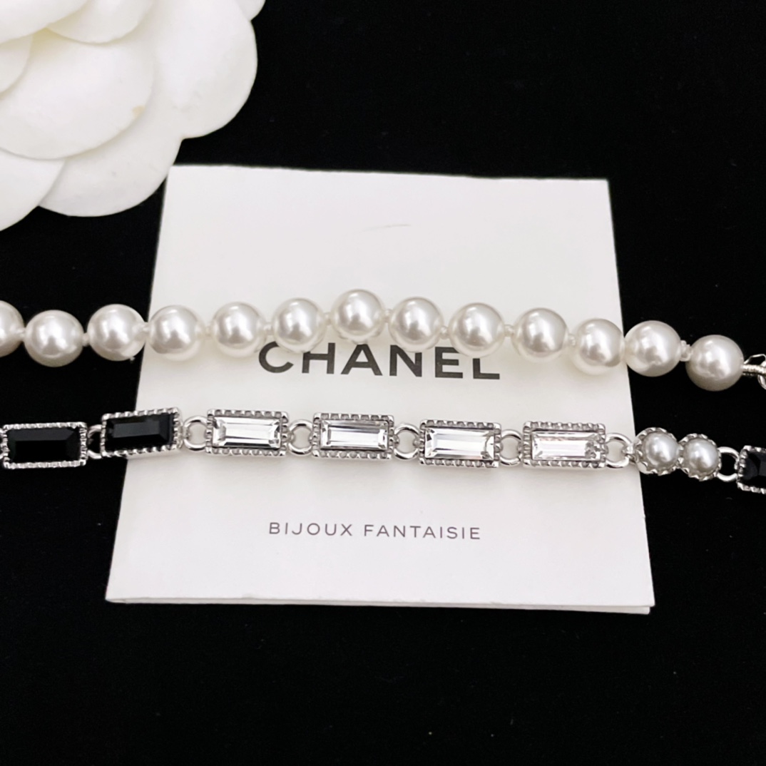 [TOP] CHANEL Black and White Long Diamond and Pearl Necklace