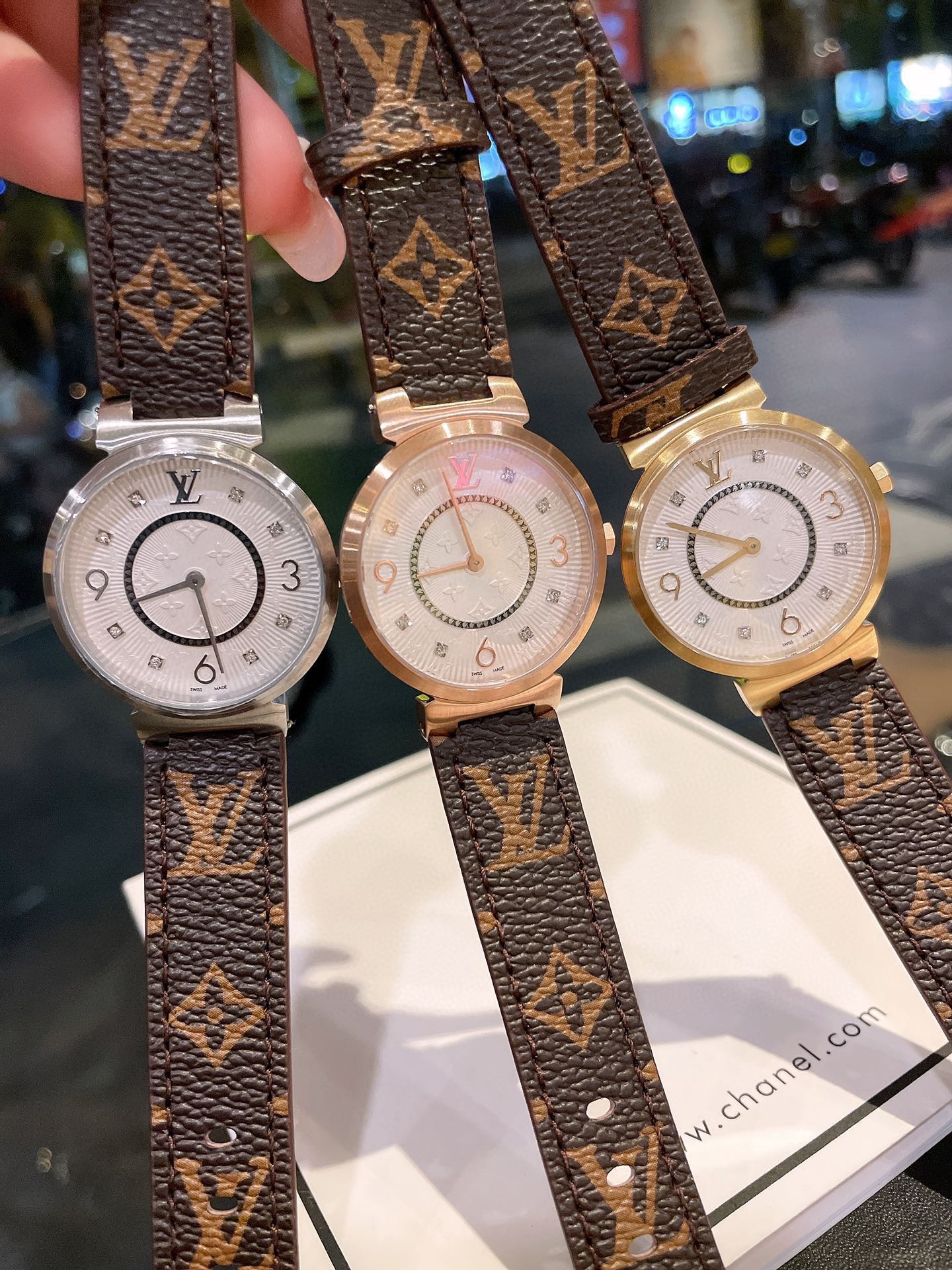 [TOP] Louis Vuitton LV Swiss Quartz Movement Watch 34mm - 3 Colours
