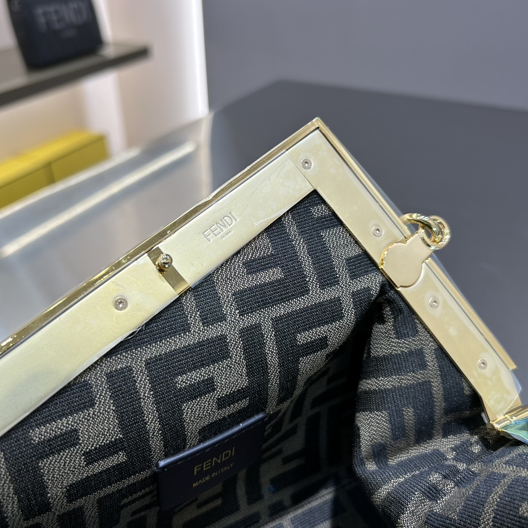 [TOP] FENDI Snake's Skin Small First Bag - White&GHW