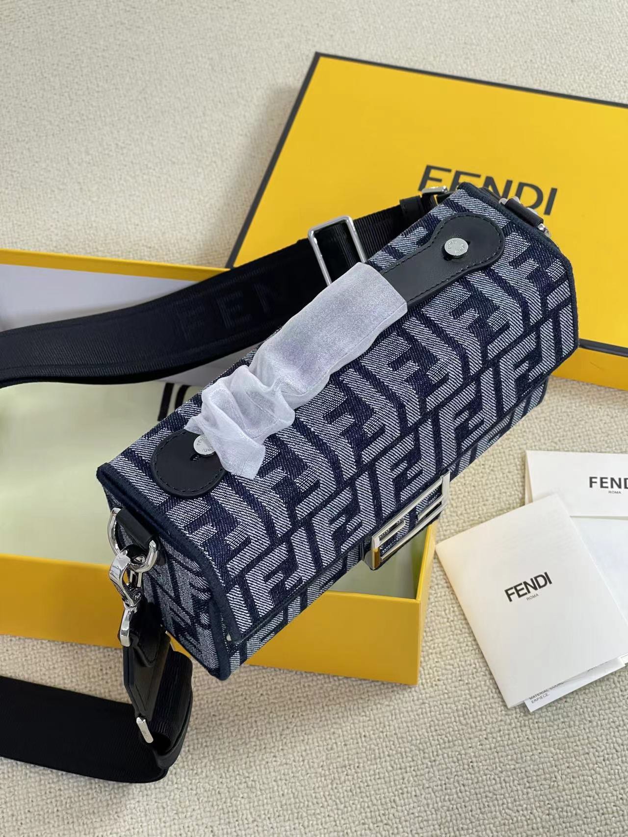 [TOP] FENDI Denim Box Flip Bag 23x6.5x13cm