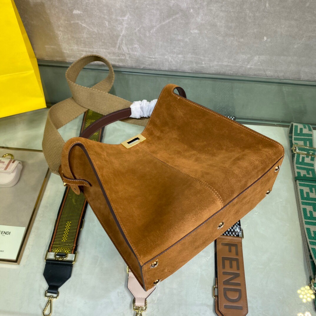 [TOP]FENDI Frosted Cowhide Peekaboo Bag 30CM - Brown