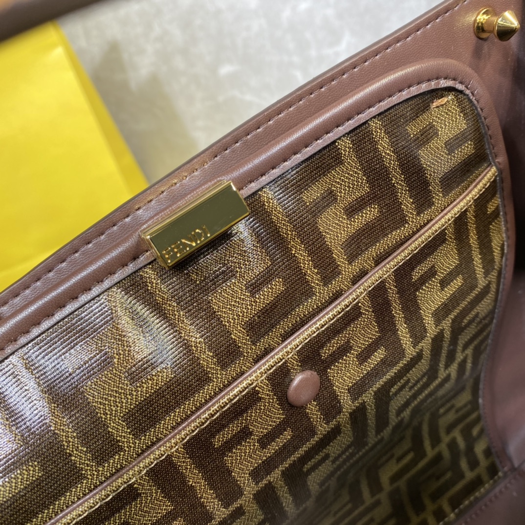 [TOP]FENDI Frosted Cowhide Peekaboo Bag 30CM - Brown