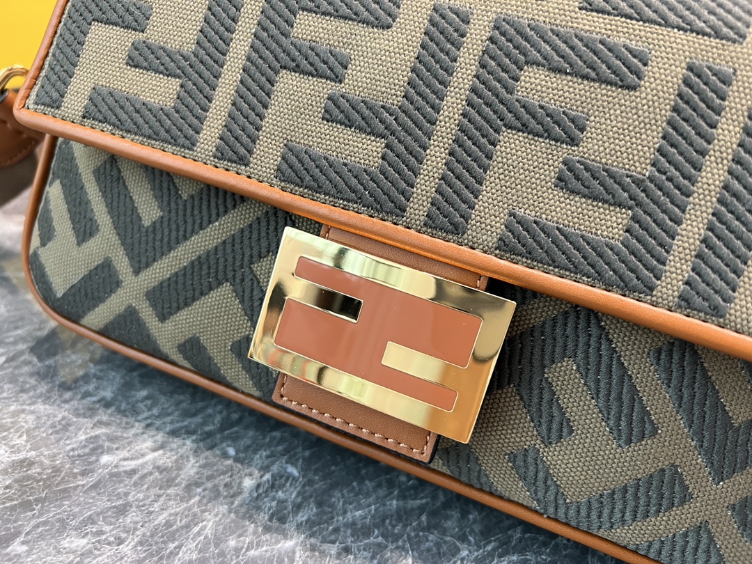 [TOP] FENDI Canvas Baguette Bag - 27x5x15cm