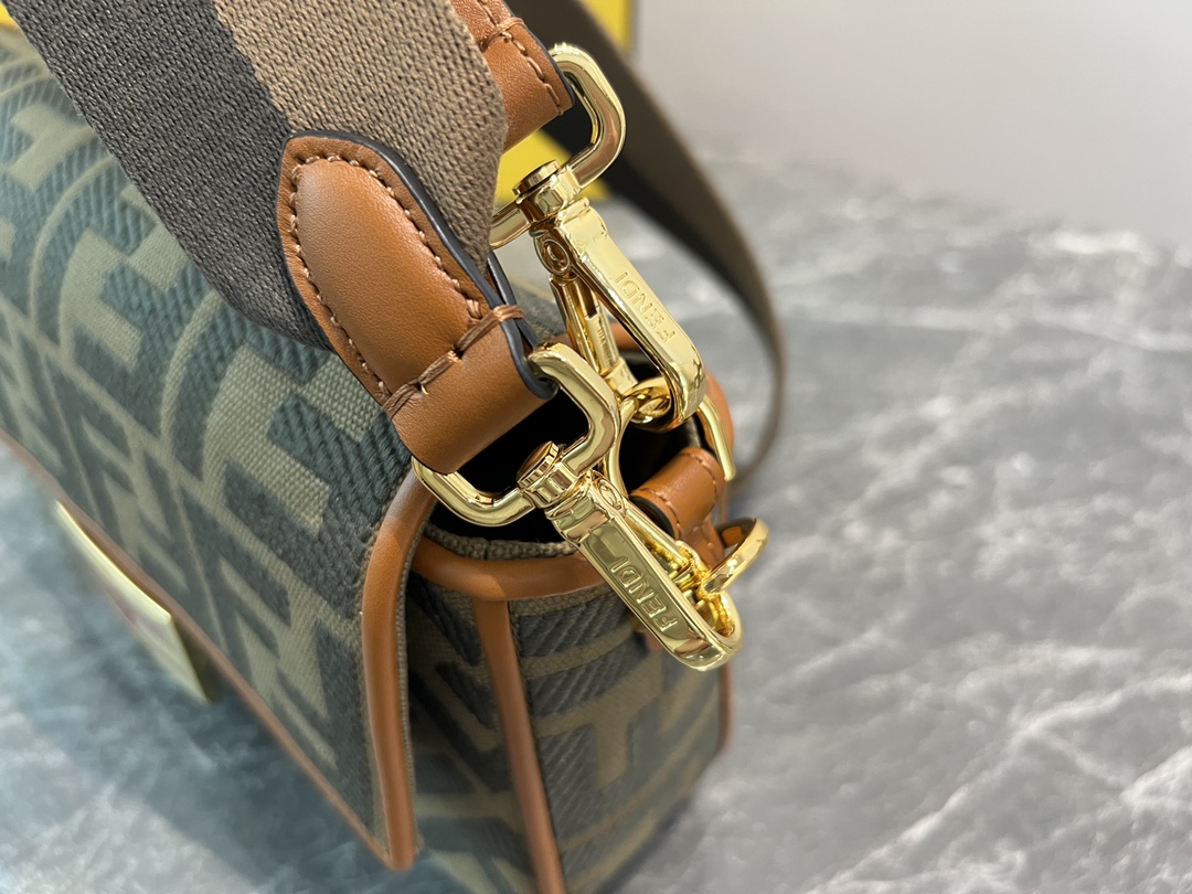 [TOP] FENDI Canvas Baguette Bag - 27x5x15cm