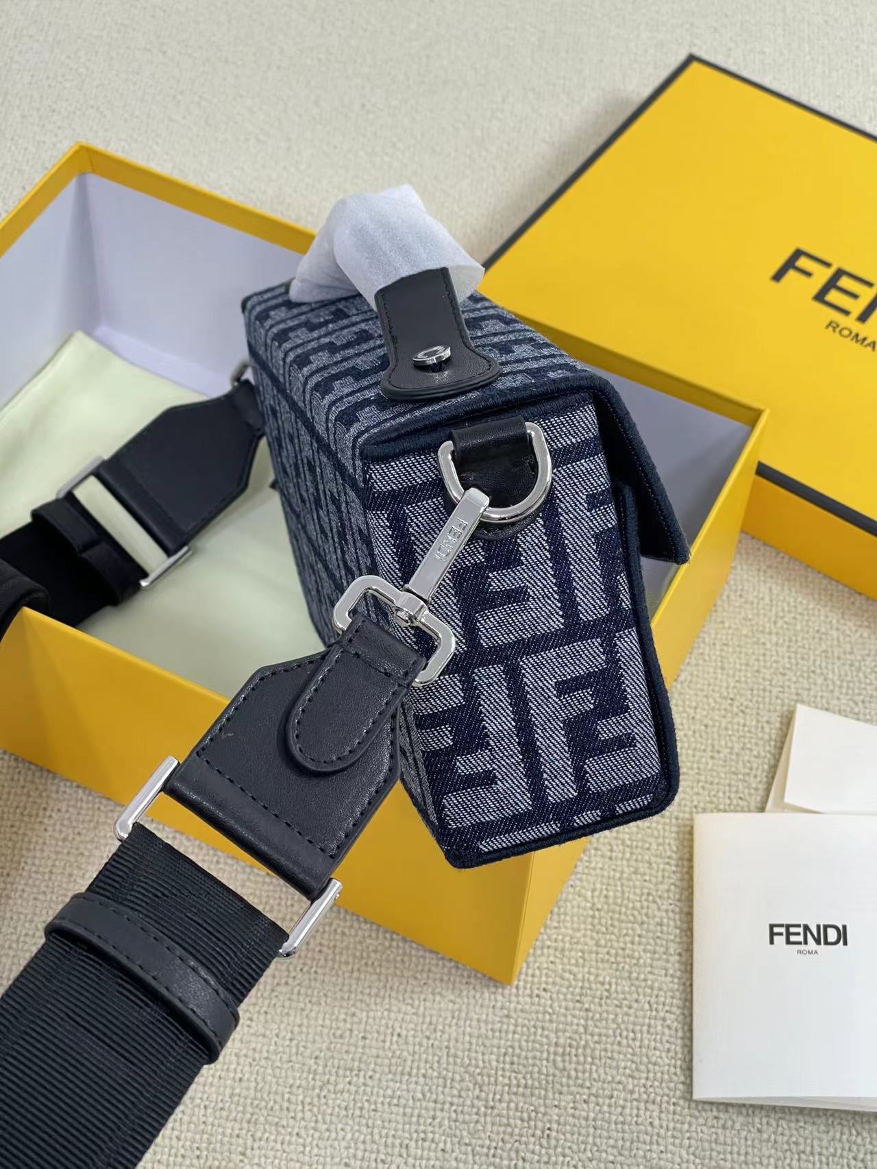 [TOP] FENDI Denim Box Flip Bag 23x6.5x13cm