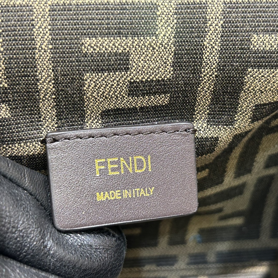 [TOP] FENDI Snake's Skin Small First Bag - White&GHW