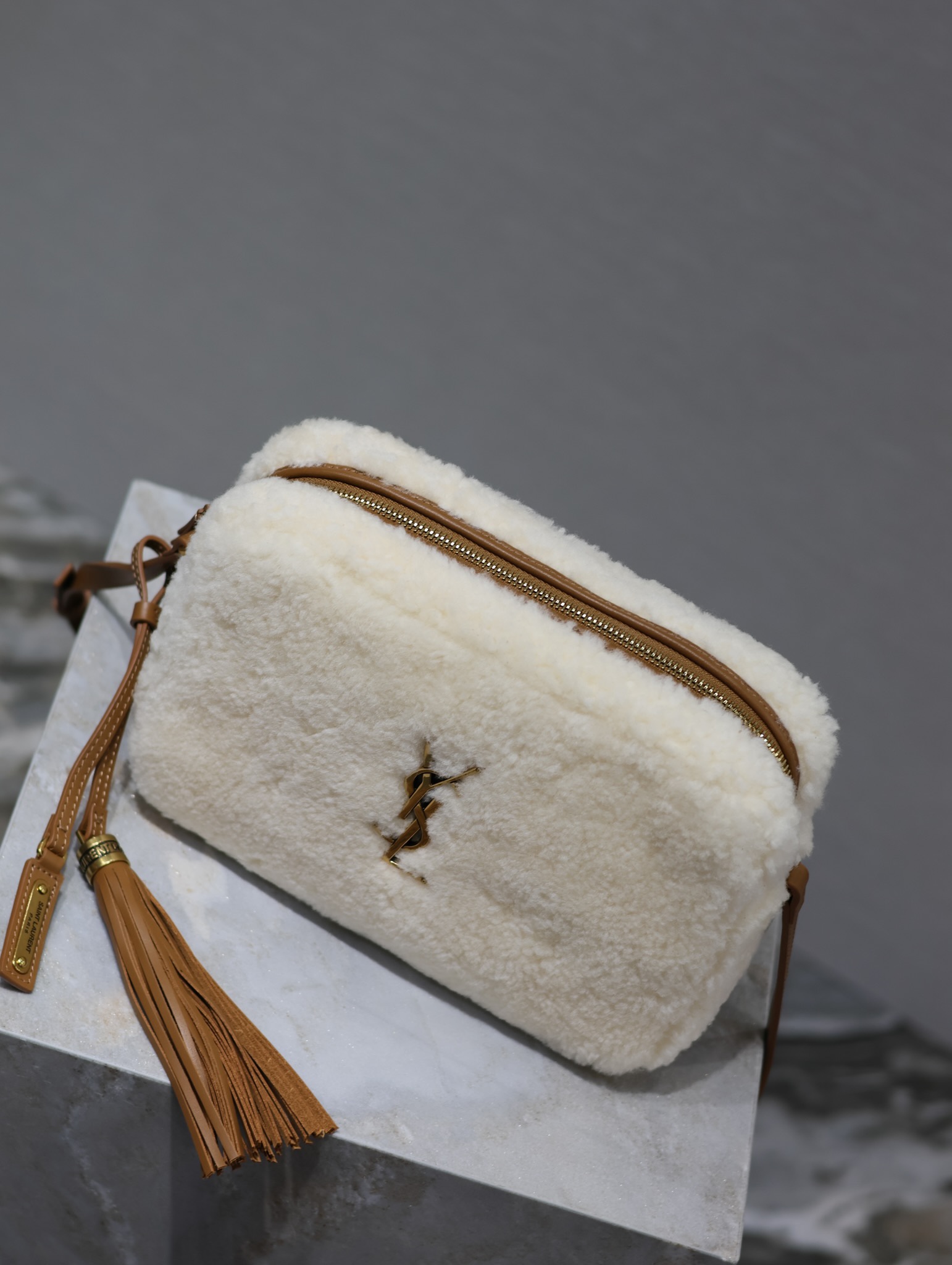 [TOP] Yves Saint Laurent YSL Lamb's Wool Lou Camera Bags - Beige