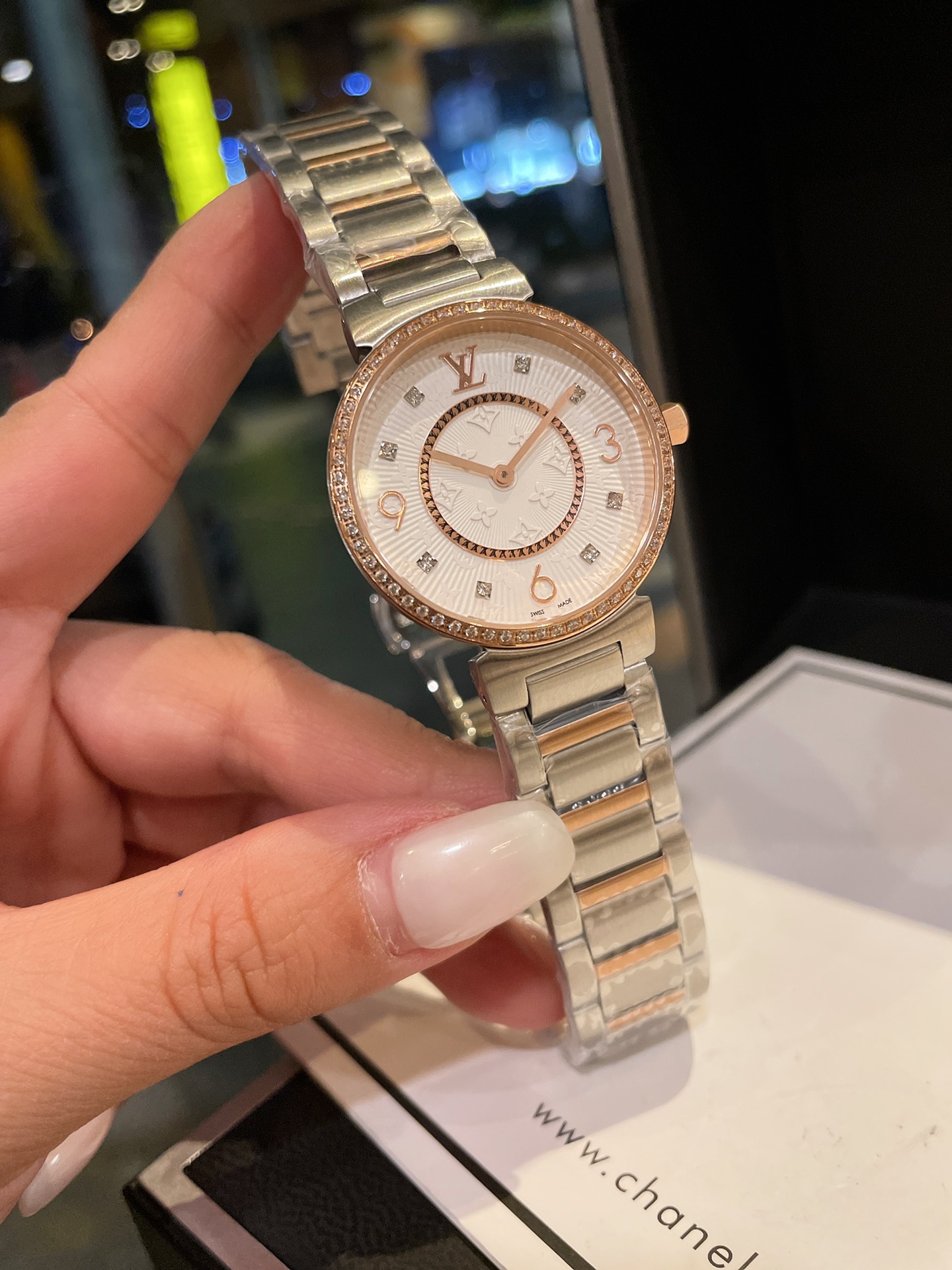 [TOP] Louis Vuitton LV Swiss Quartz Watch Leather 34mm - 3 Colours