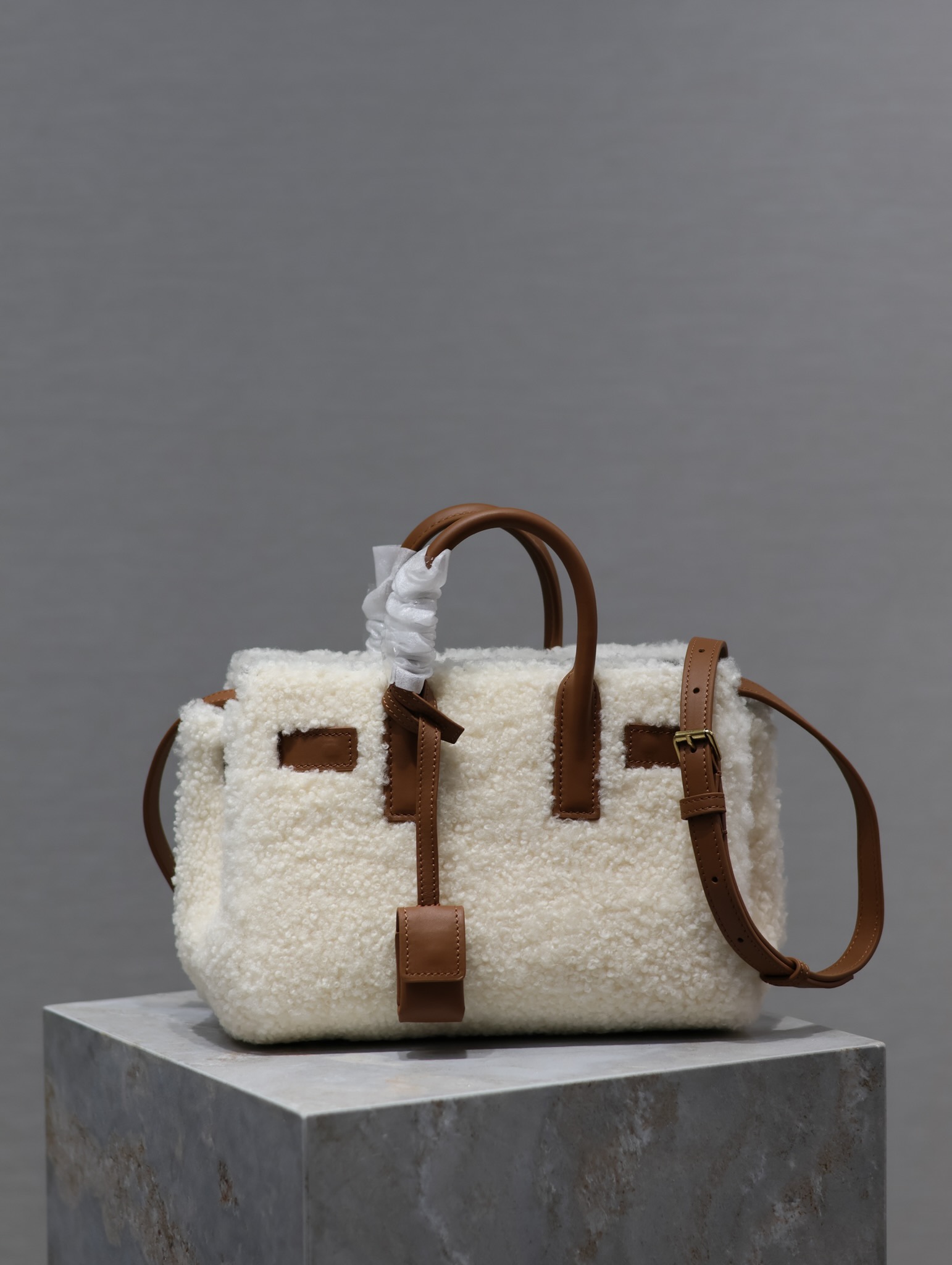 [TOP] Yves Saint Laurent YSL Lamb's Wool Sac De Jour Handbag