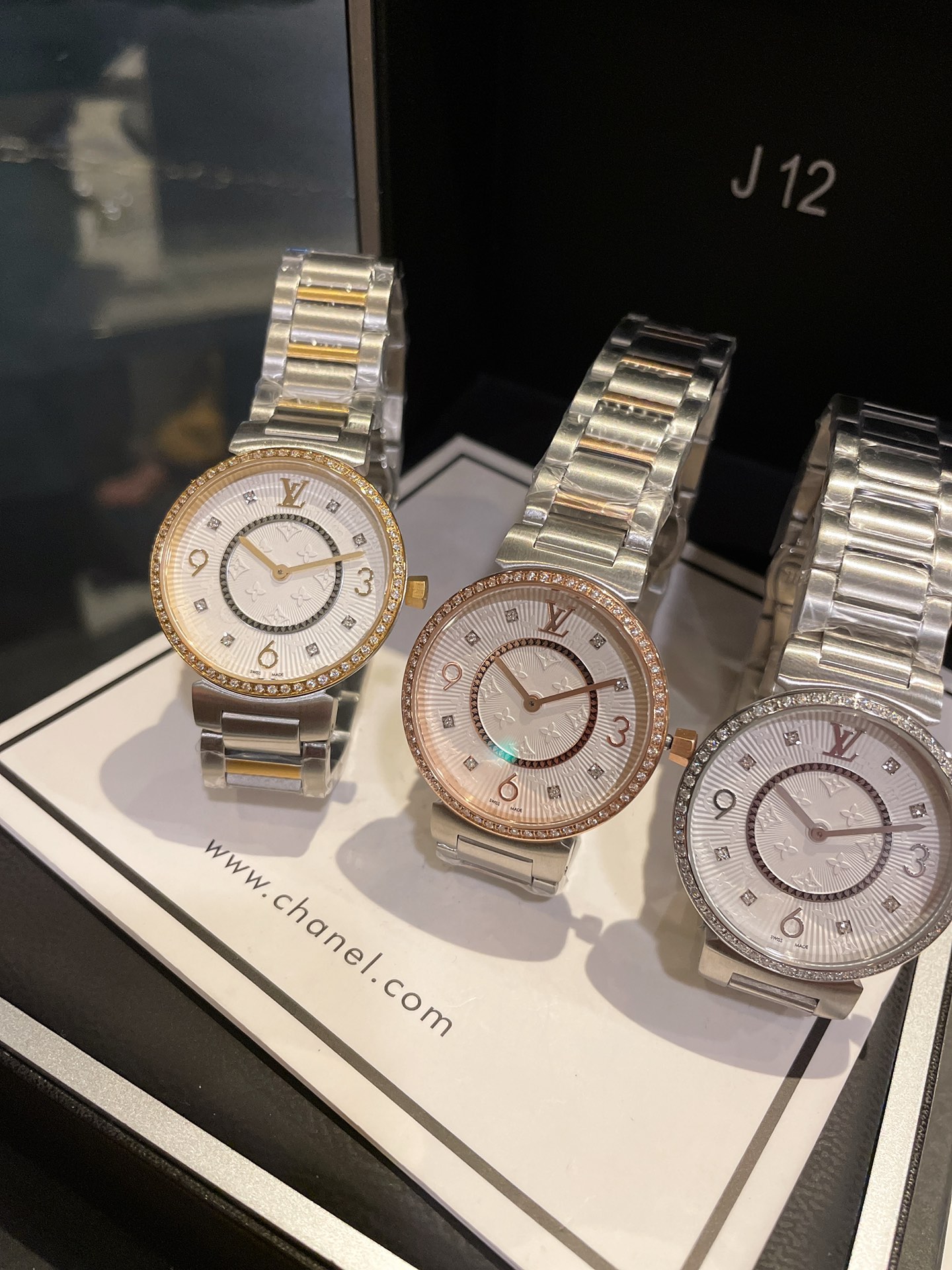 [TOP] Louis Vuitton LV Swiss Quartz Watch Leather 34mm - 3 Colours