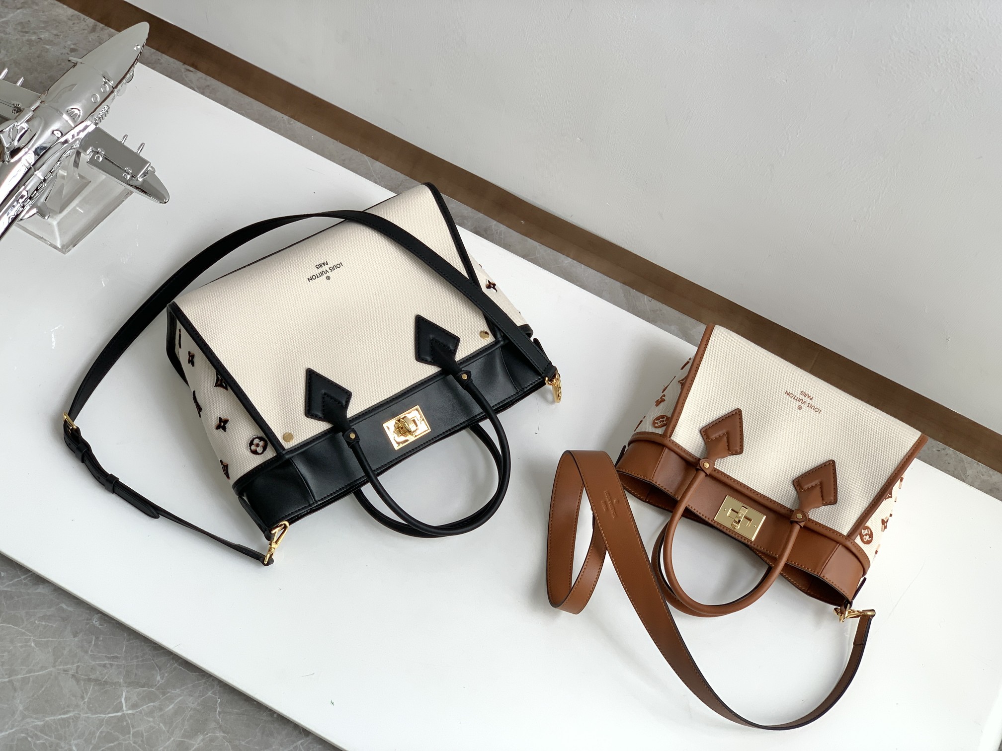 [TOP] Louis Vuitton LV On My Side Textile Canvas Leather Bag - 2 Colors&2Sizes