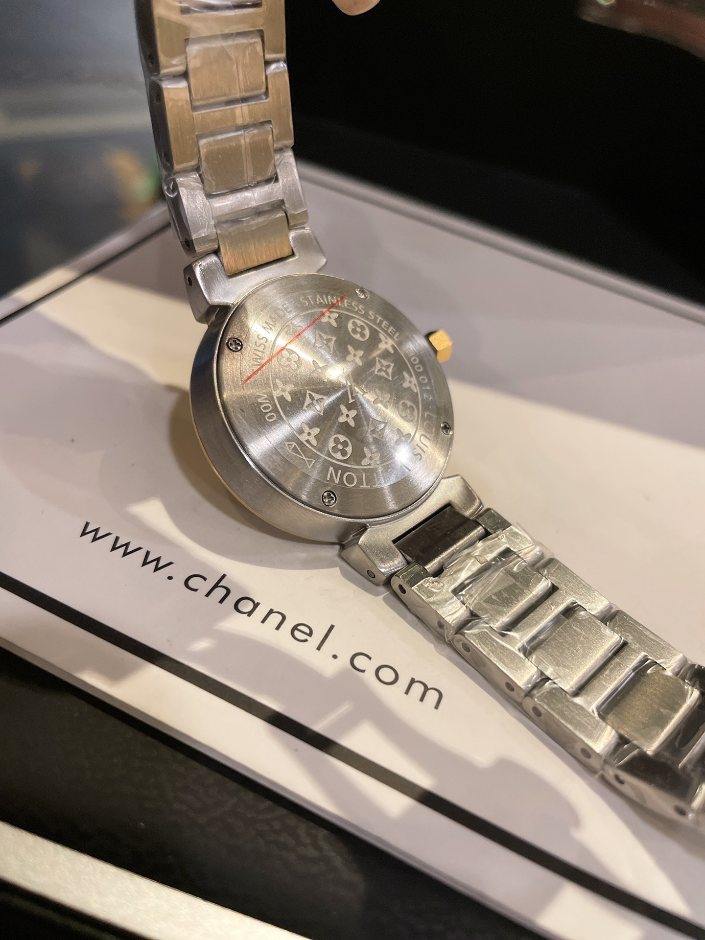 [TOP] Louis Vuitton LV Swiss Quartz Watch Leather 34mm - 3 Colours