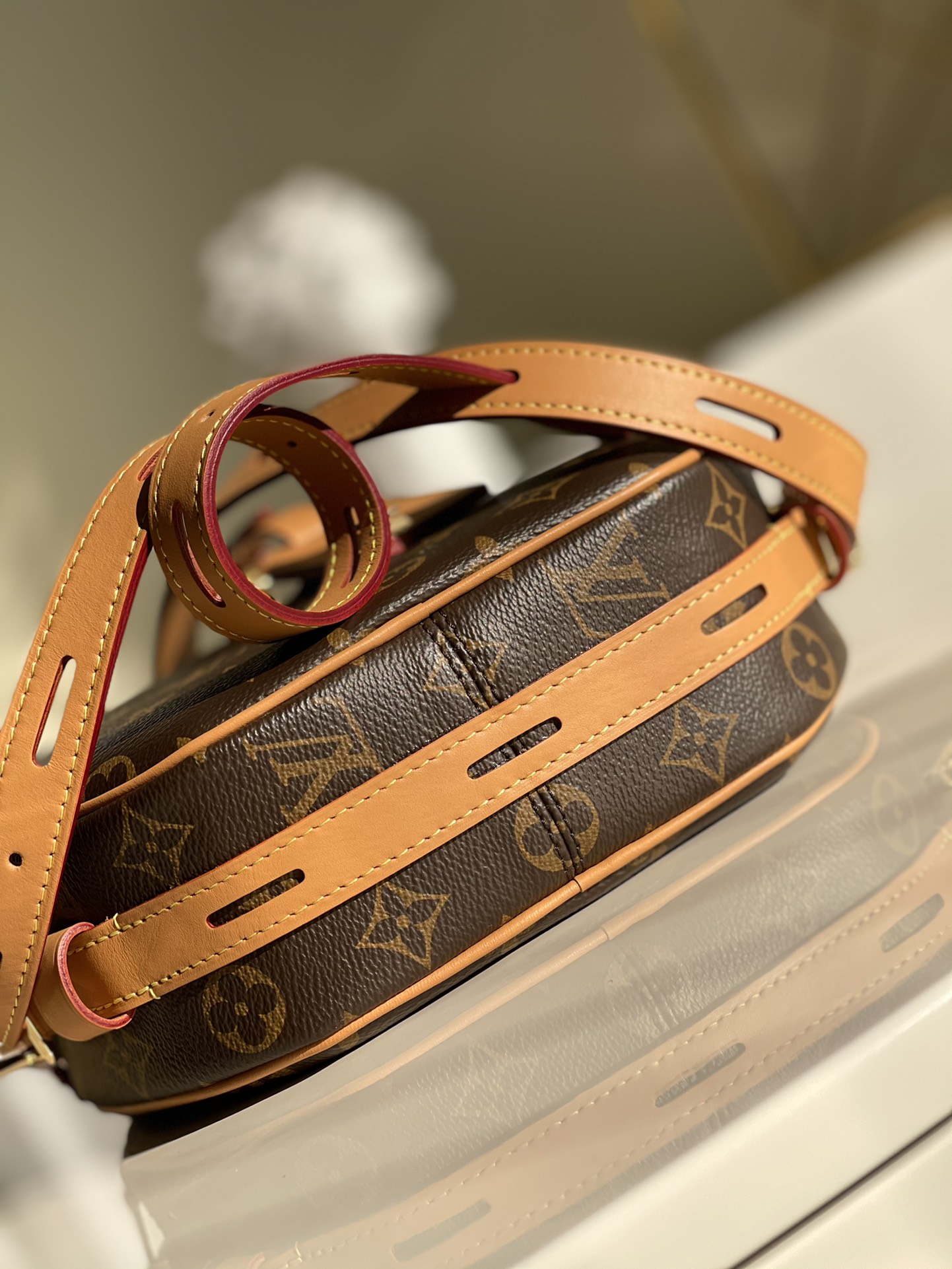 [TOP] Louis Vuitton LV Boite Chapeau Soul Handbag 20X22.5X8CM - Reverse Monogram