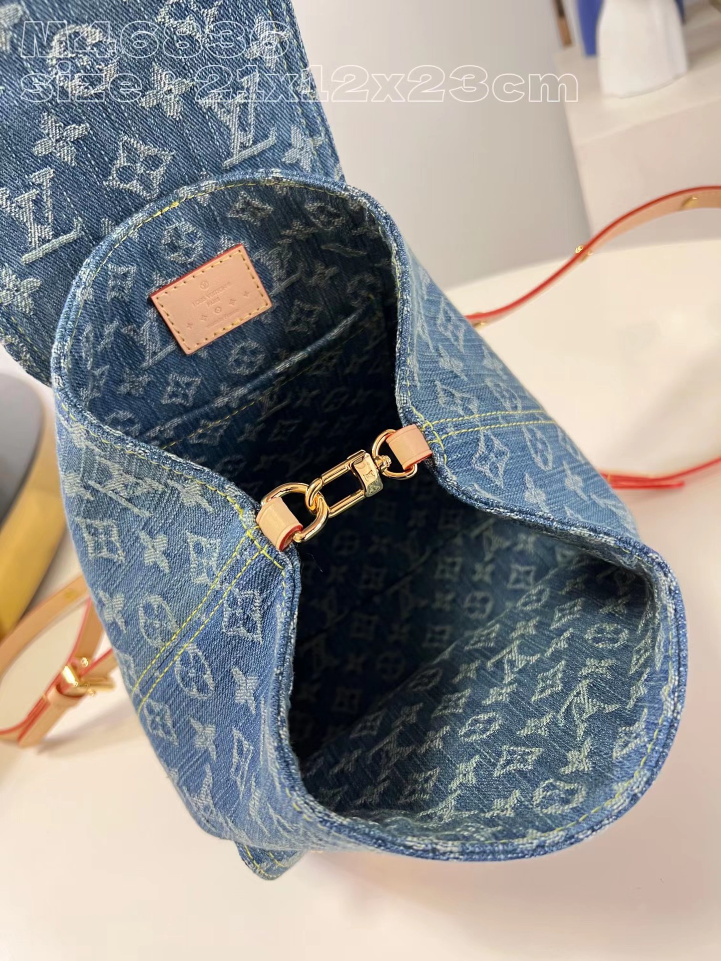 [TOP] Louis Vuitton LV Monogram Denim Canvas Venice Backpack - 21×12×23cm