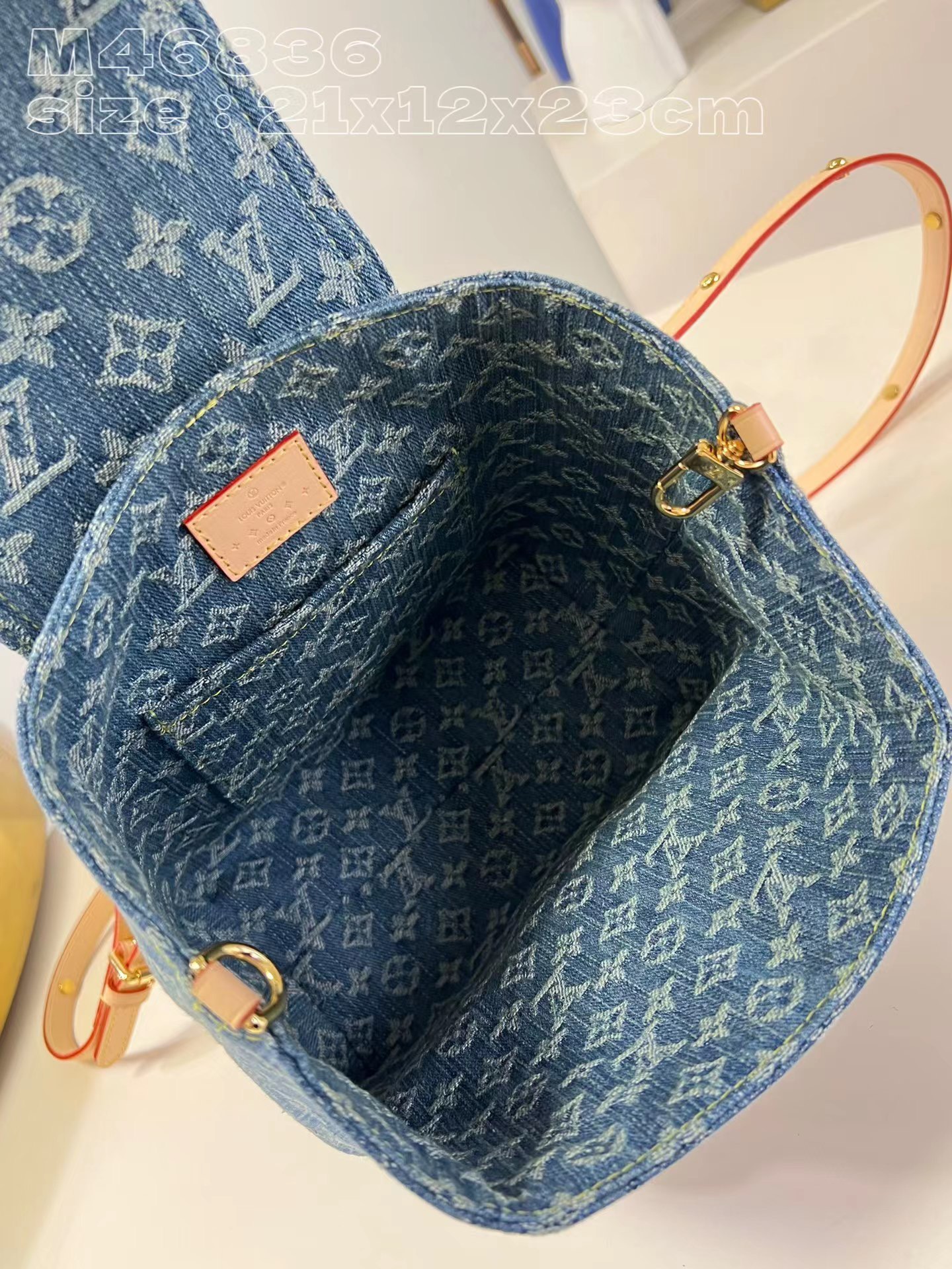 [TOP] Louis Vuitton LV Monogram Denim Canvas Venice Backpack - 21×12×23cm