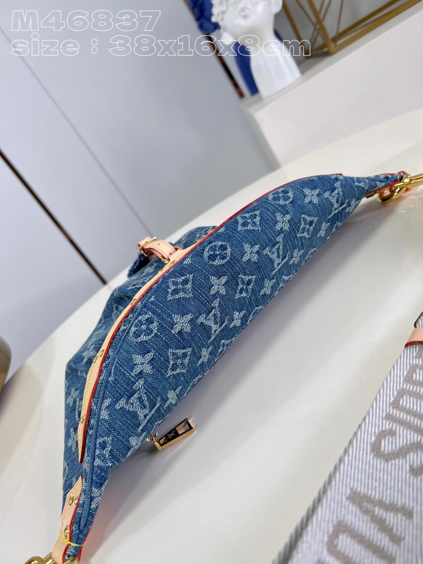[TOP] Louis Vuitton LV High Rise Waist Bag Made Of Monogram Denim Canvas 38x16x8cm - Denim Blue