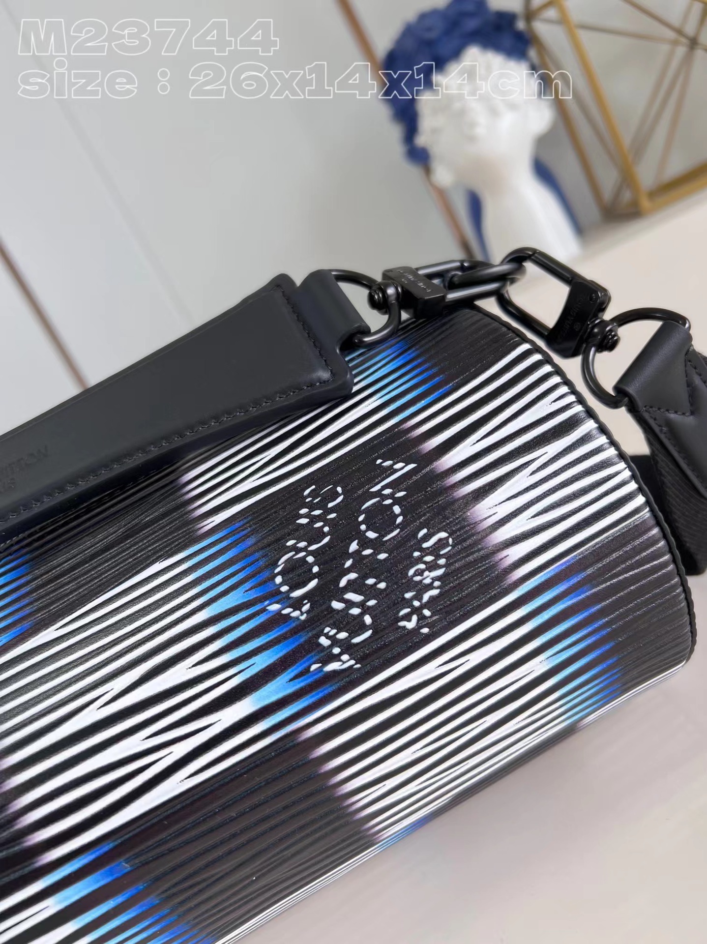 [TOP] Louis Vuitton LV Soft Polochon Leather Handbag - 26 x 14 x 14cm - Black