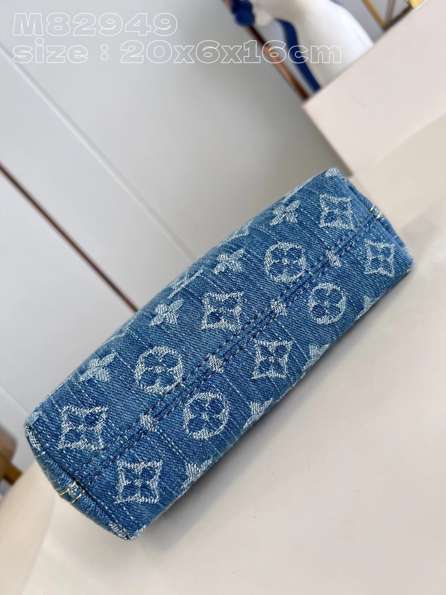 [TOP] Louis Vuitton LV Hills Pochette Handbag 20.5x6x16cm - Denim Blue