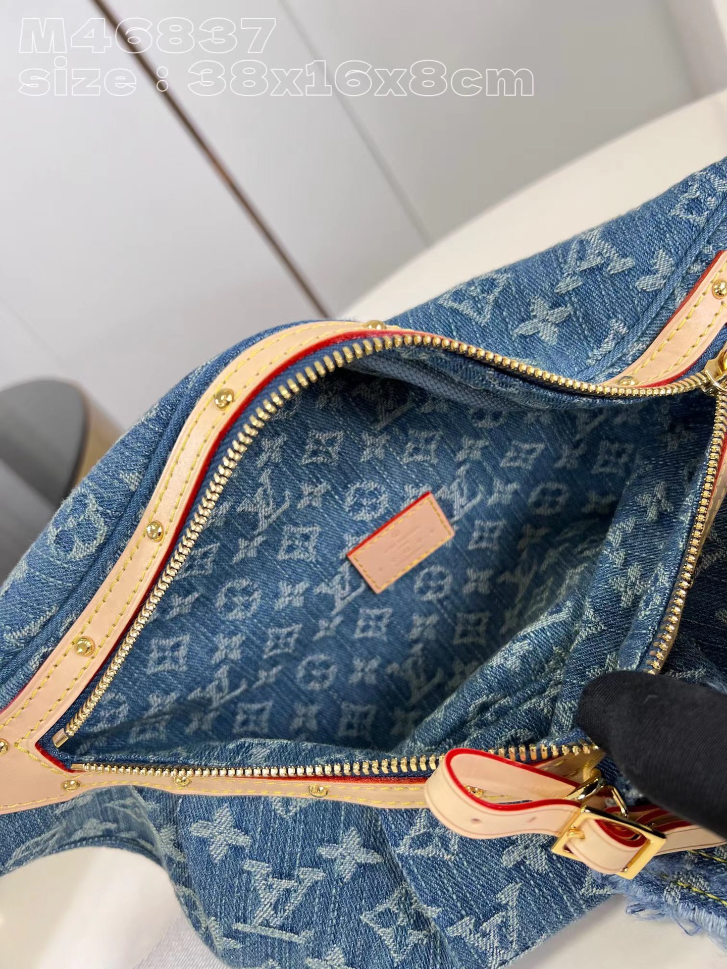 [TOP] Louis Vuitton LV High Rise Waist Bag Made Of Monogram Denim Canvas 38x16x8cm - Denim Blue