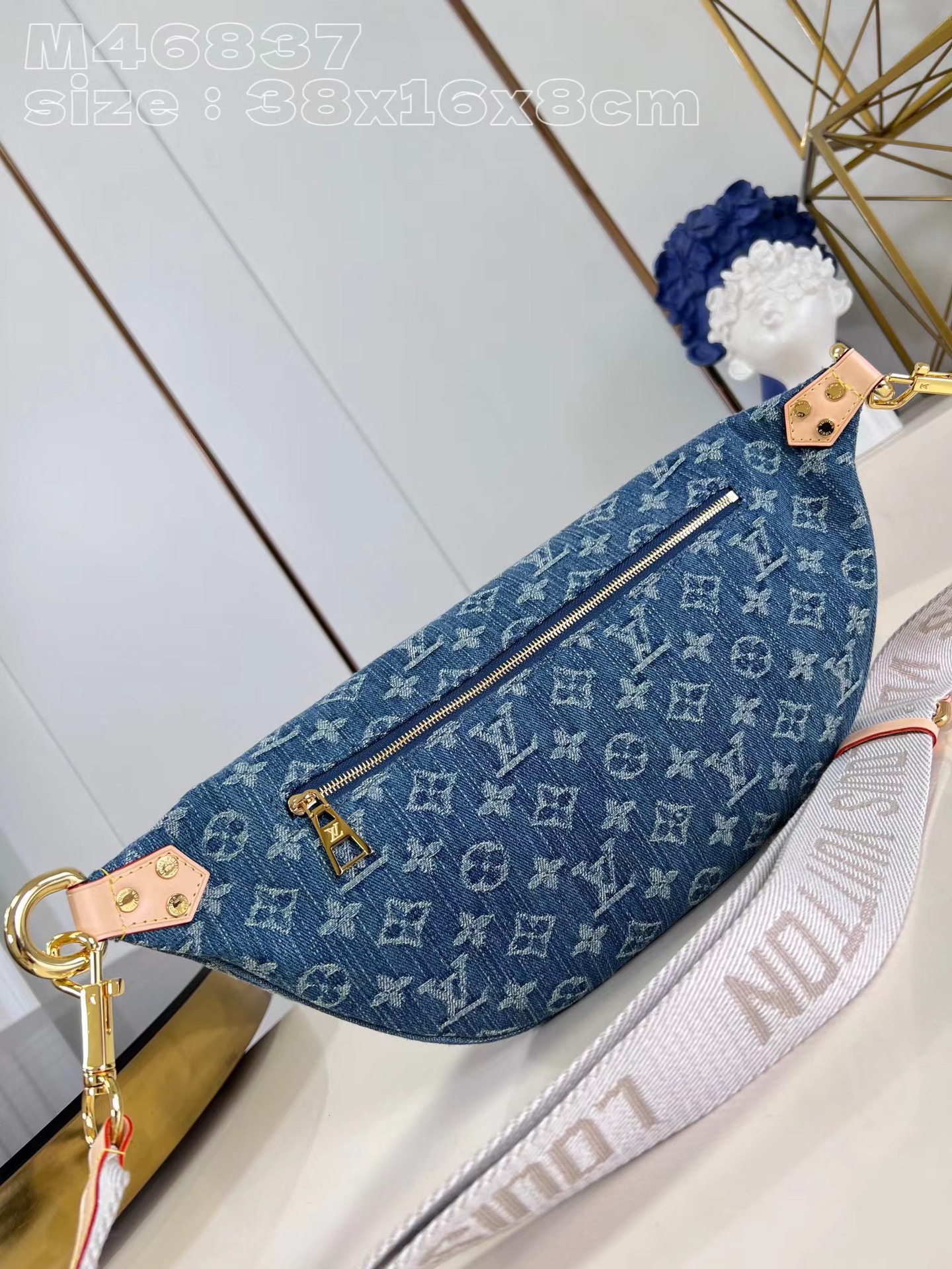 [TOP] Louis Vuitton LV High Rise Waist Bag Made Of Monogram Denim Canvas 38x16x8cm - Denim Blue