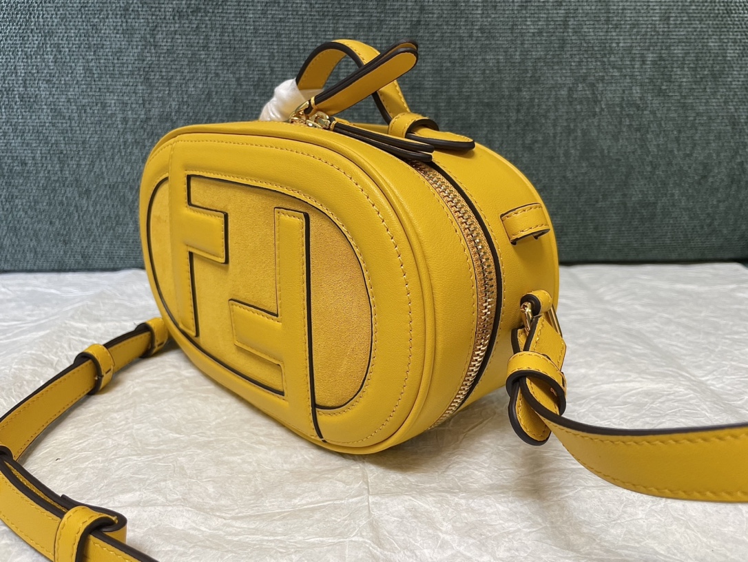 [TOP] FENDI Suede Mini Camera Bag 21x12.5x7cm - Yellow&GHW