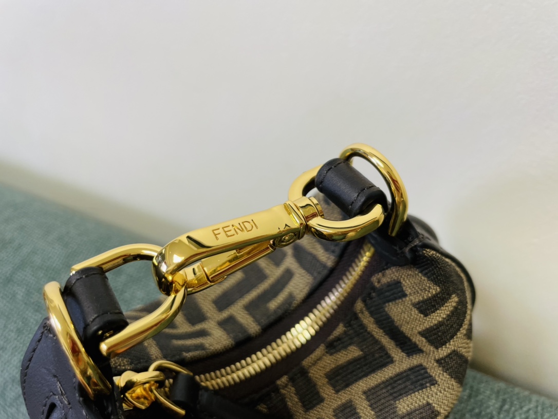 [TOP] FENDI Leather Material Fendigraphy Bags - 2 Sizes - Coffee&GHW