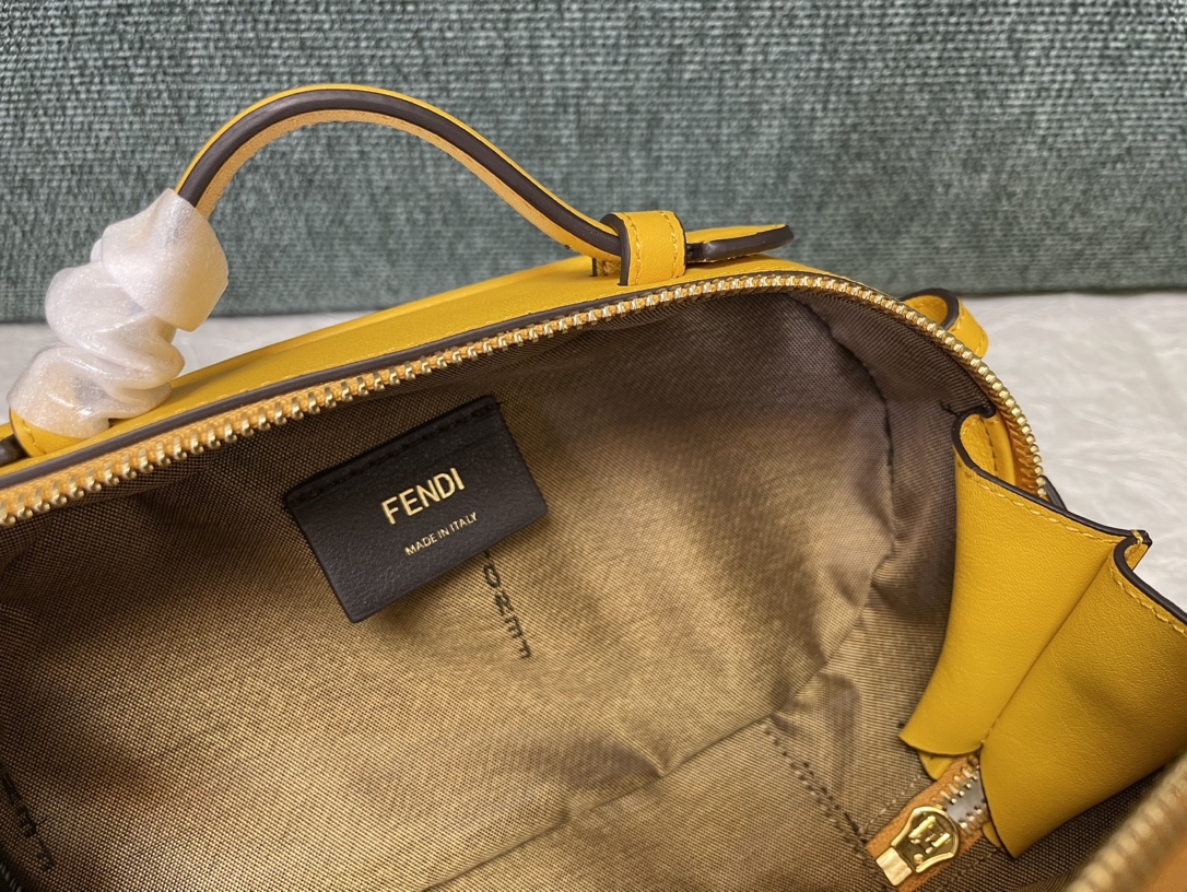 [TOP] FENDI Suede Mini Camera Bag 21x12.5x7cm - Yellow&GHW