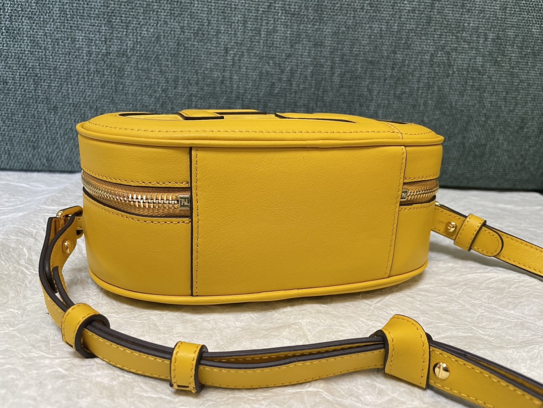 [TOP] FENDI Suede Mini Camera Bag 21x12.5x7cm - Yellow&GHW