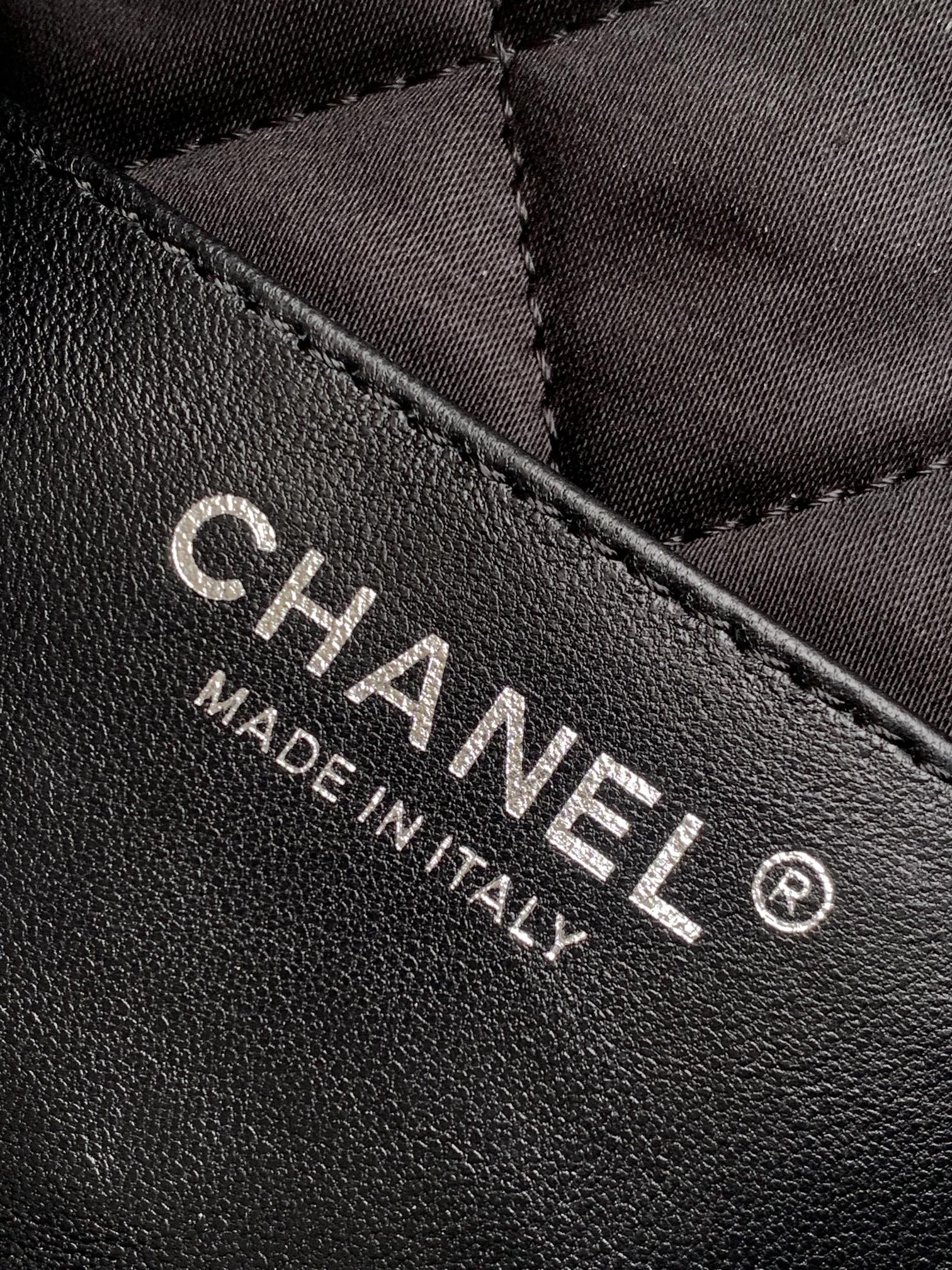 [TOP]CHANEL Gradient Shiny Calfskin Mini 22 Bags 19x20x6cm - 2 Colors