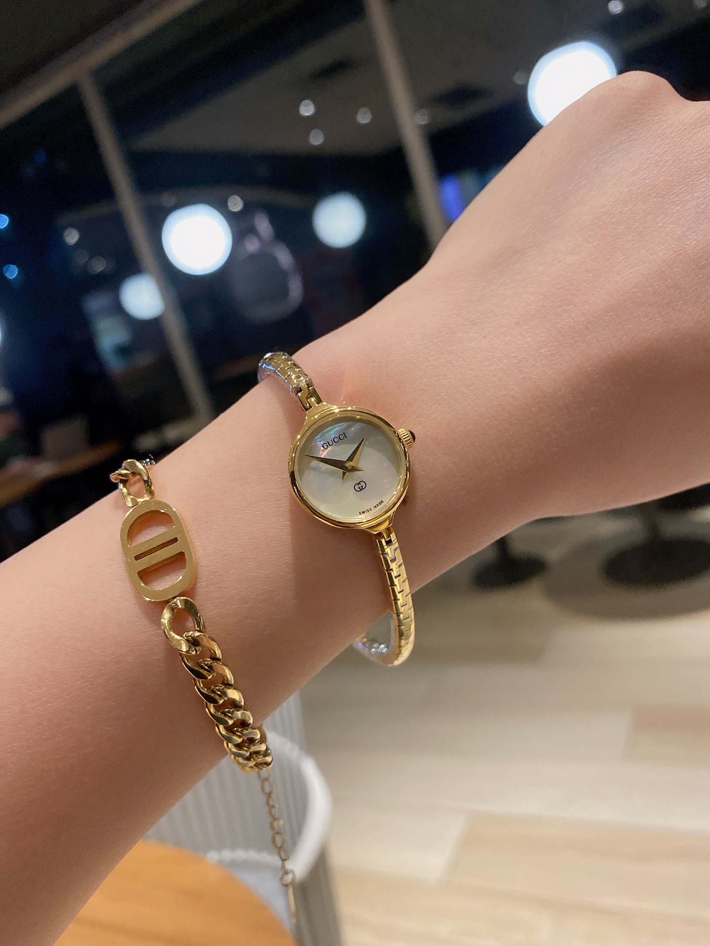 [TOP] GUCCI Swiss Quartz Movement Watch 23 mm