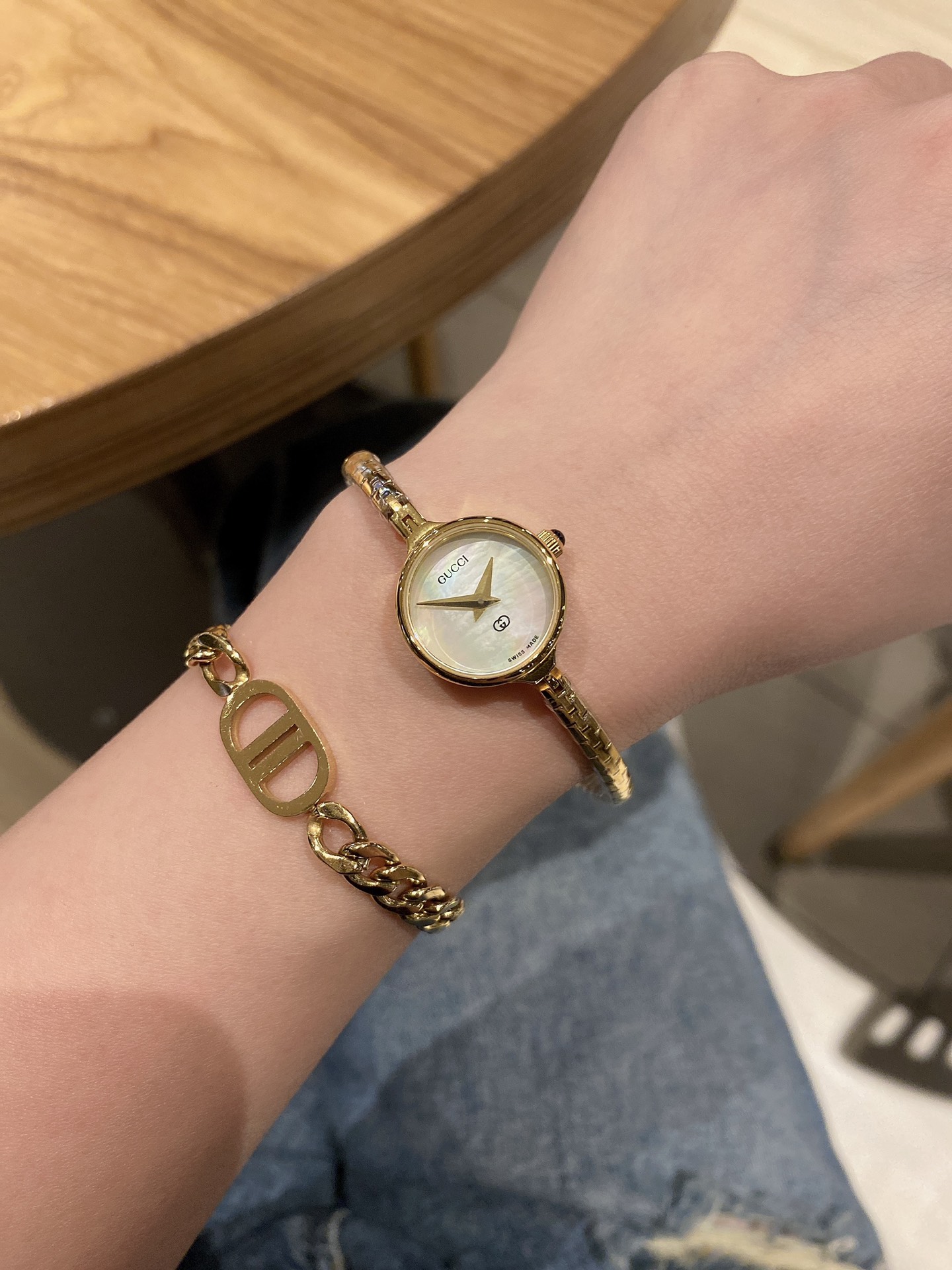 [TOP] GUCCI Swiss Quartz Movement Watch 23 mm