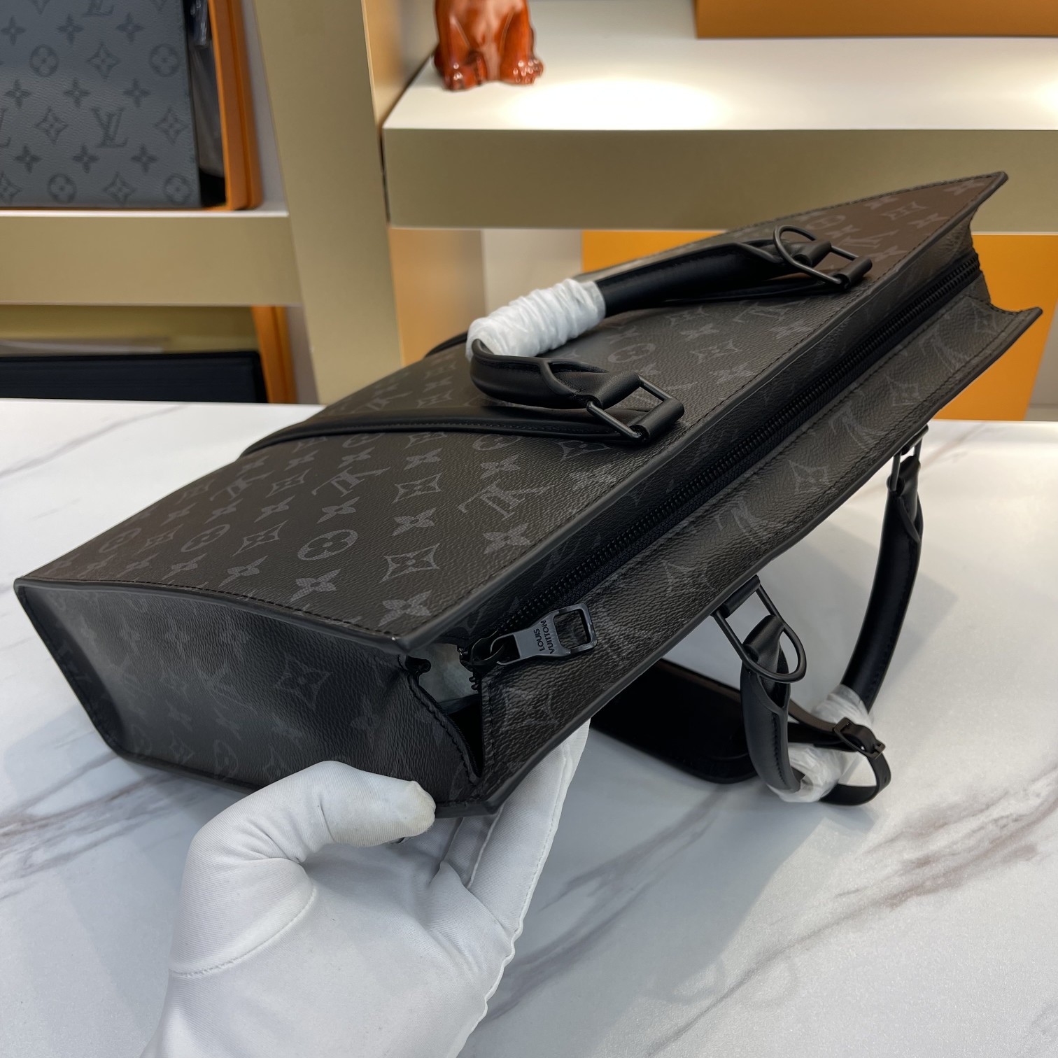 [TOP] Louis Vuitton LV Men's Full Head Cowhide Tote Bag - 38x9x29CM - Black