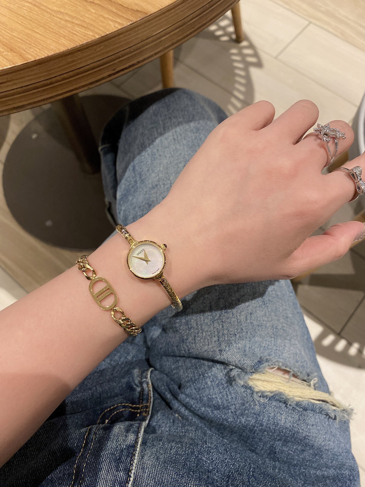 [TOP] GUCCI Swiss Quartz Movement Watch 23 mm