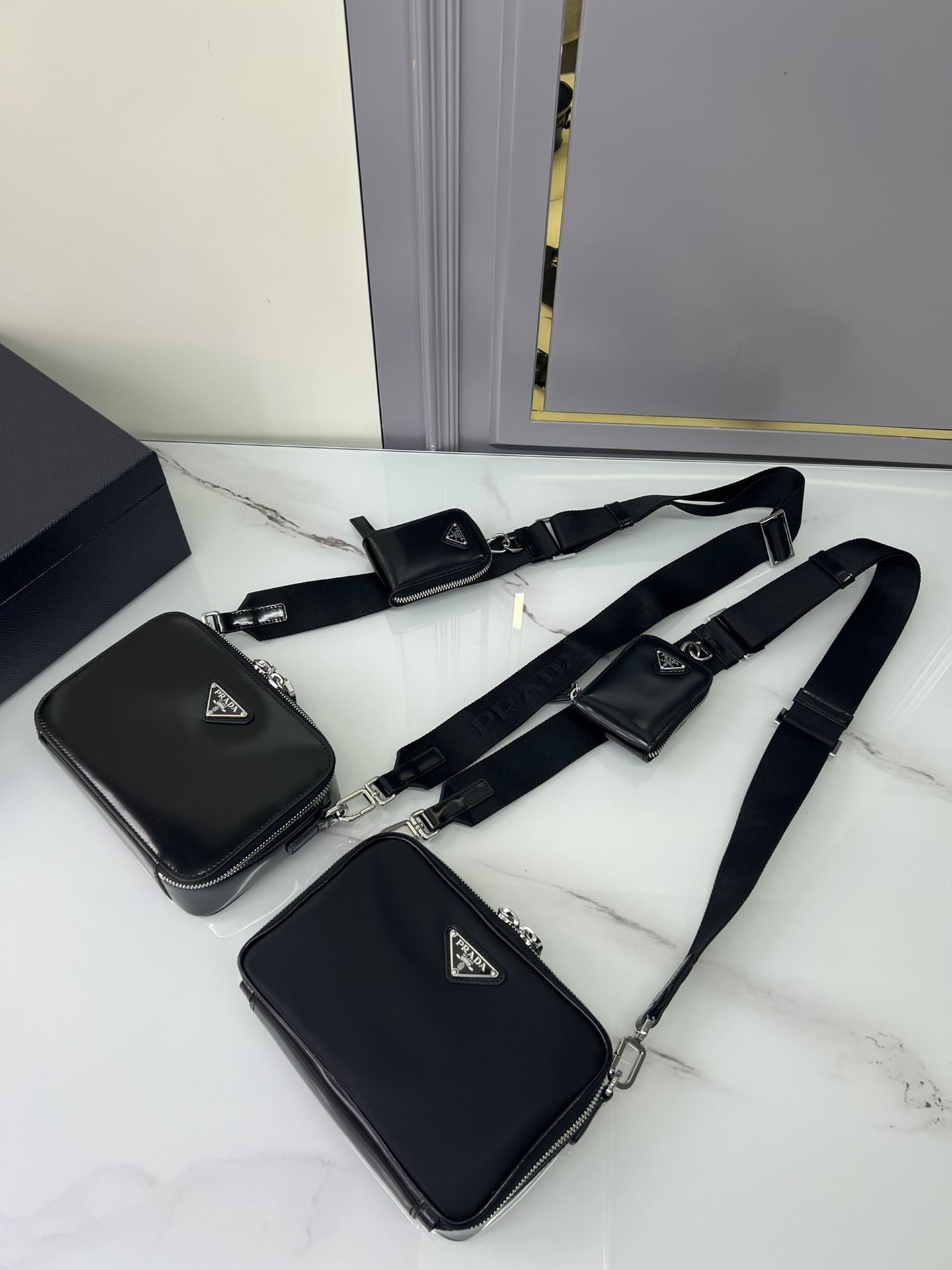 [Top] PRADA Messenger Bag Patent Leather/Crossgrain Cowhide 19x12.5x5.5cm - Black