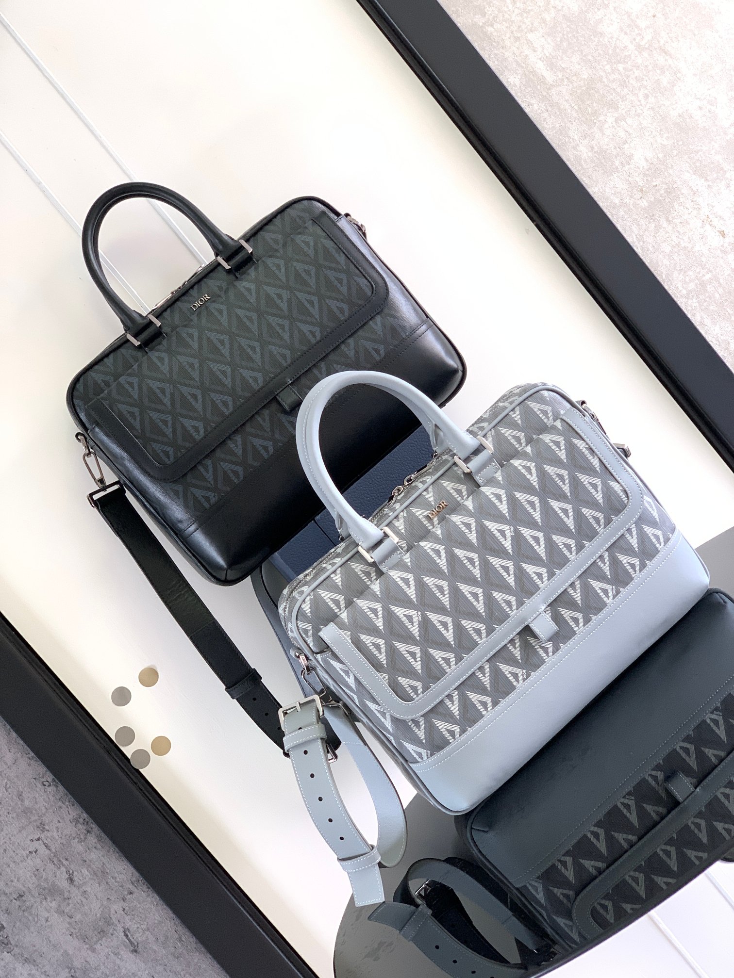 [TOP] Christian Dior The Briefcase Is Made Of CD Diamond Canvas And Smooth Cowhide Leather 36.5x26x11cm - 2 Colors