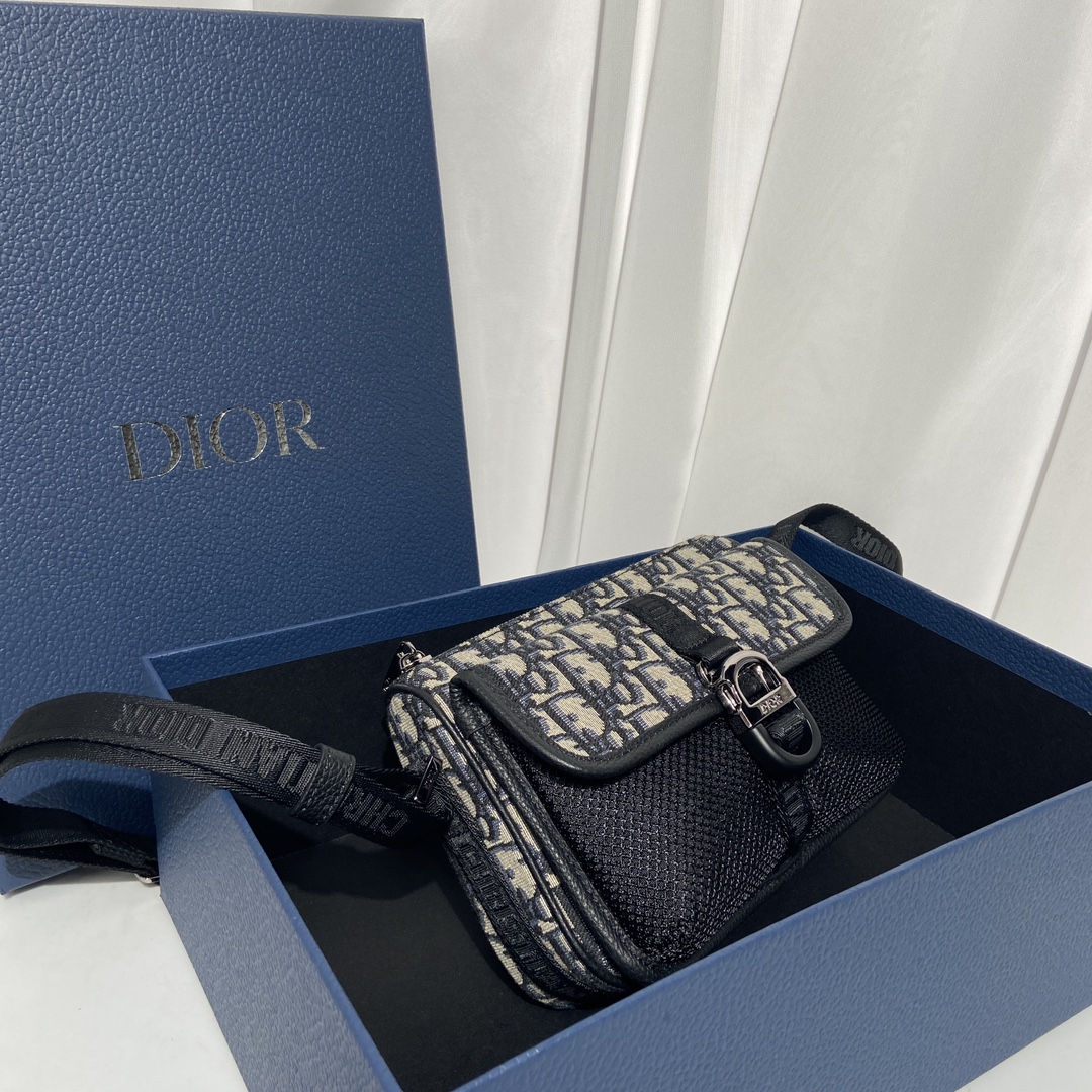 [TOP] Christian Dior The Men's Crossbody Bag Made Of Oblique Printed Fabric 18.5x13x4cm - Black