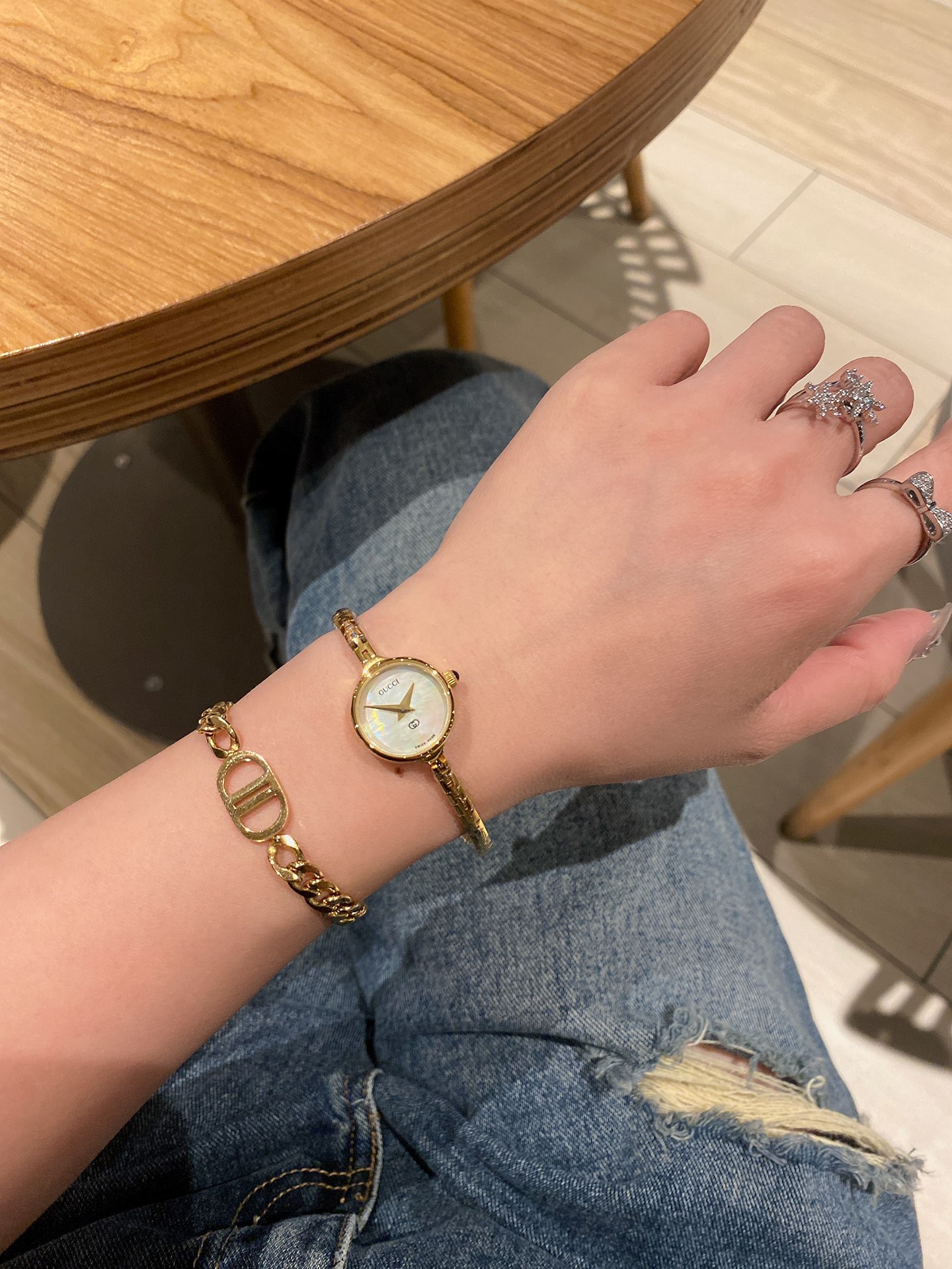 [TOP] GUCCI Swiss Quartz Movement Watch 23 mm