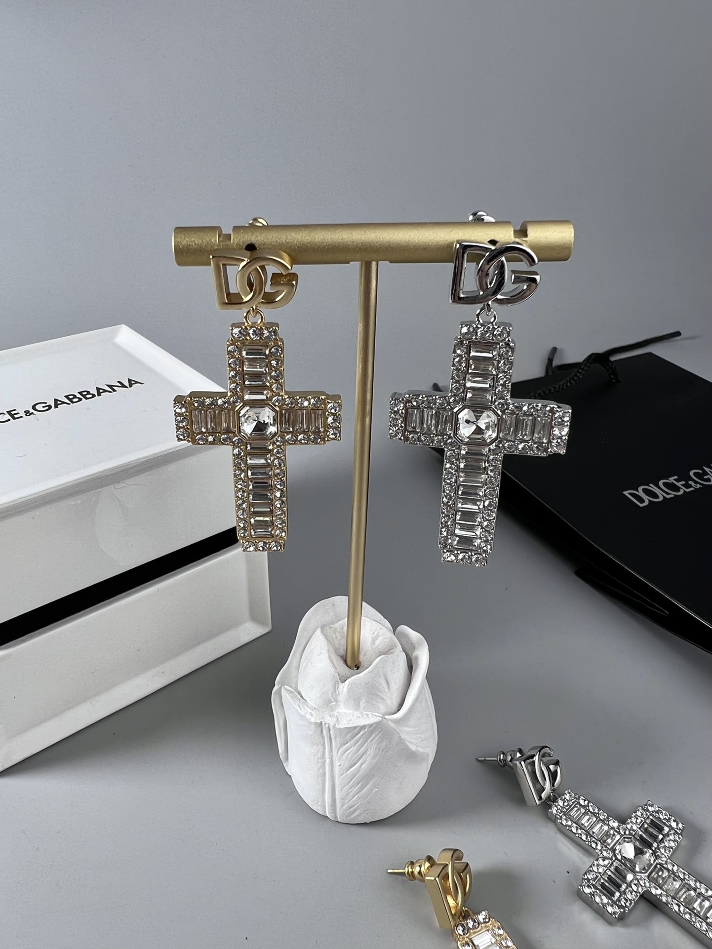 [TOP] Dolce & Gabbana D&G Cross Earrings - 2 Color