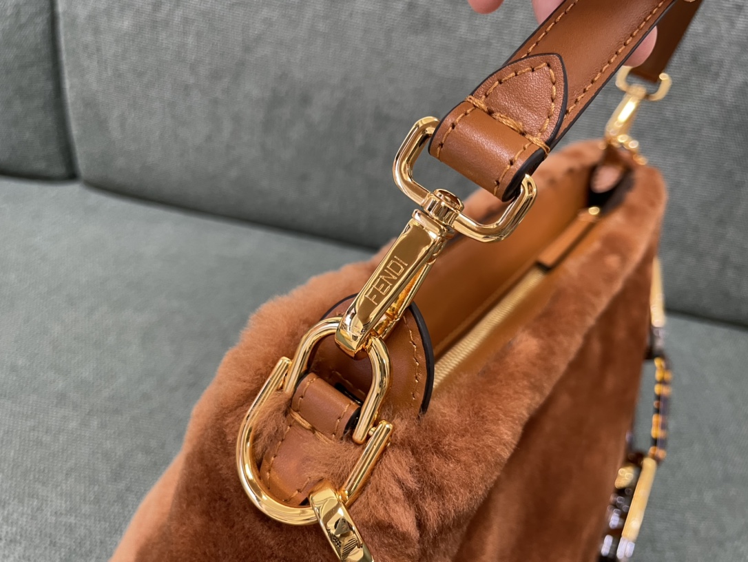 [TOP] FENDI Wool Fendi O'Lock Bags 36x16x26cm - Brown